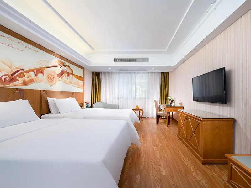 Bed in Vienna hotel (huizhou ancient city store, shexian county, huangshan city, anhui province)