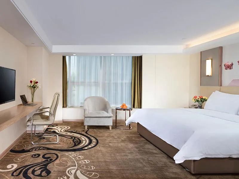 Bed in Vienna Hotel (East Plaza of WuHan High-Speed Railway Station)