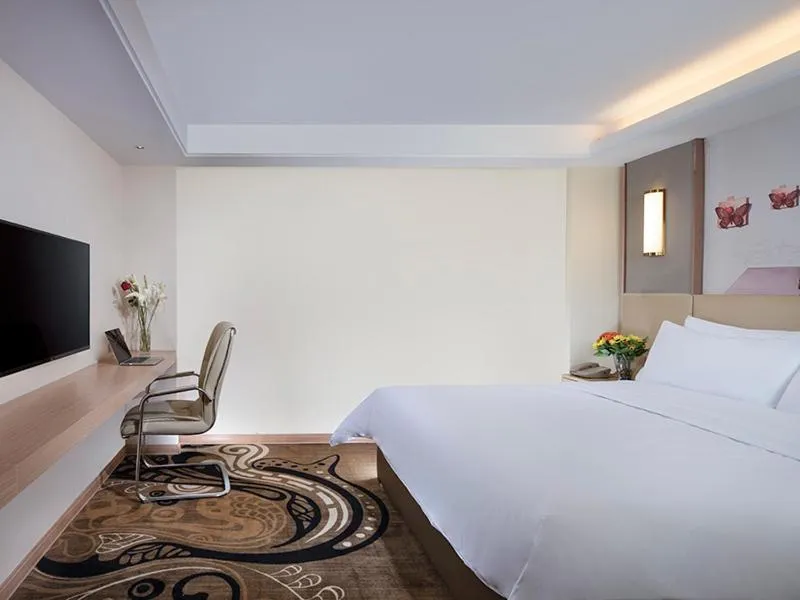 Bed in Vienna Hotel (East Plaza of WuHan High-Speed Railway Station)