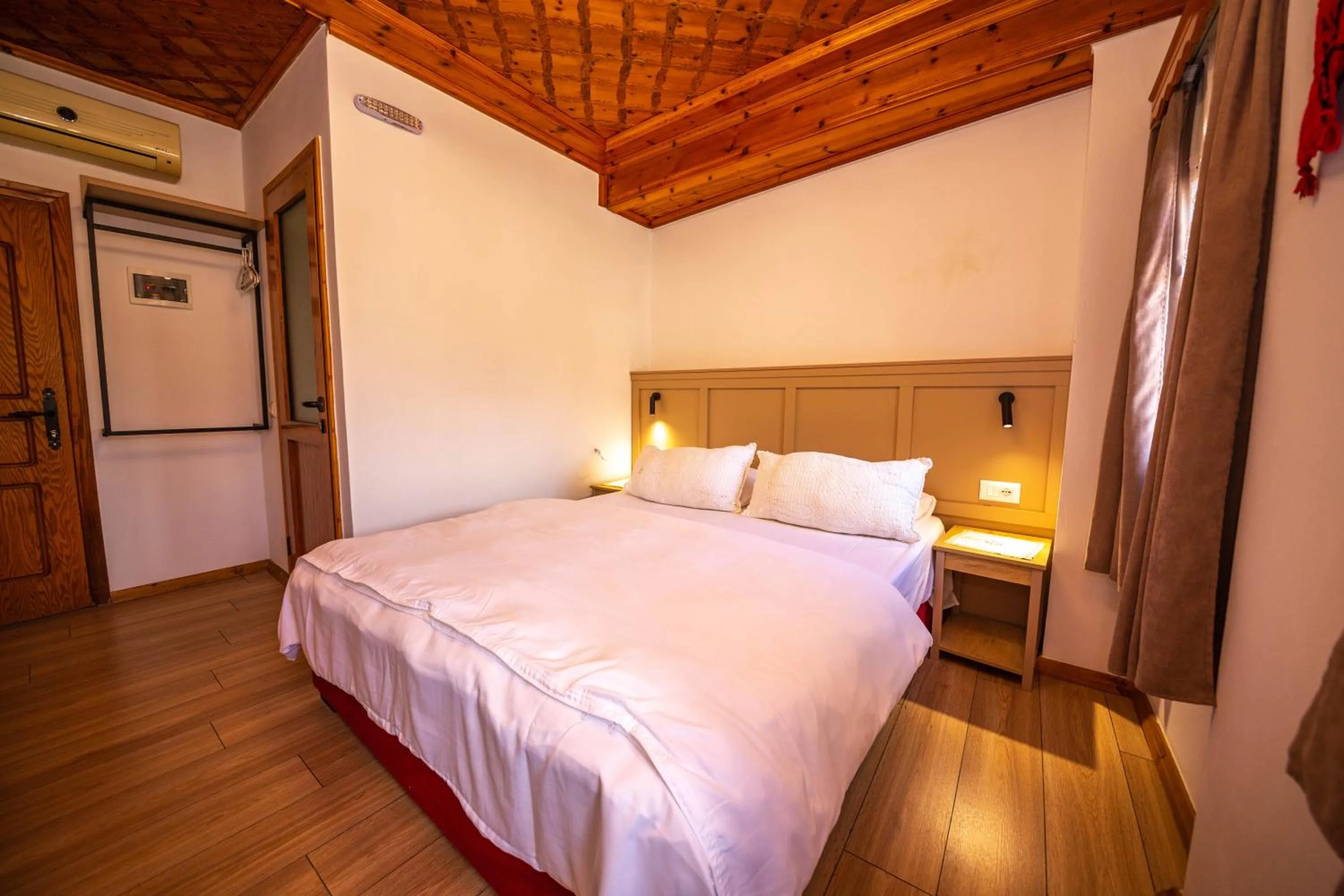 Bedroom, Bed in Bed and Breakfast Kotoni