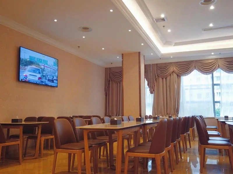 Vienna Hotel(Nanxiong Shidai Guangchang Branch)