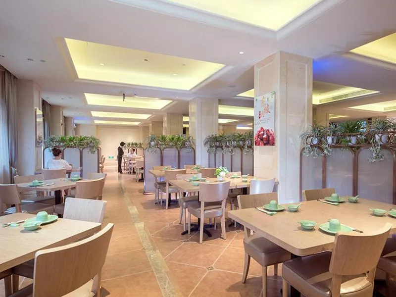 Restaurant/places to eat in Vienna International Hotel (Changfeng Park Shop, Jinshajiang Road, Shanghai)