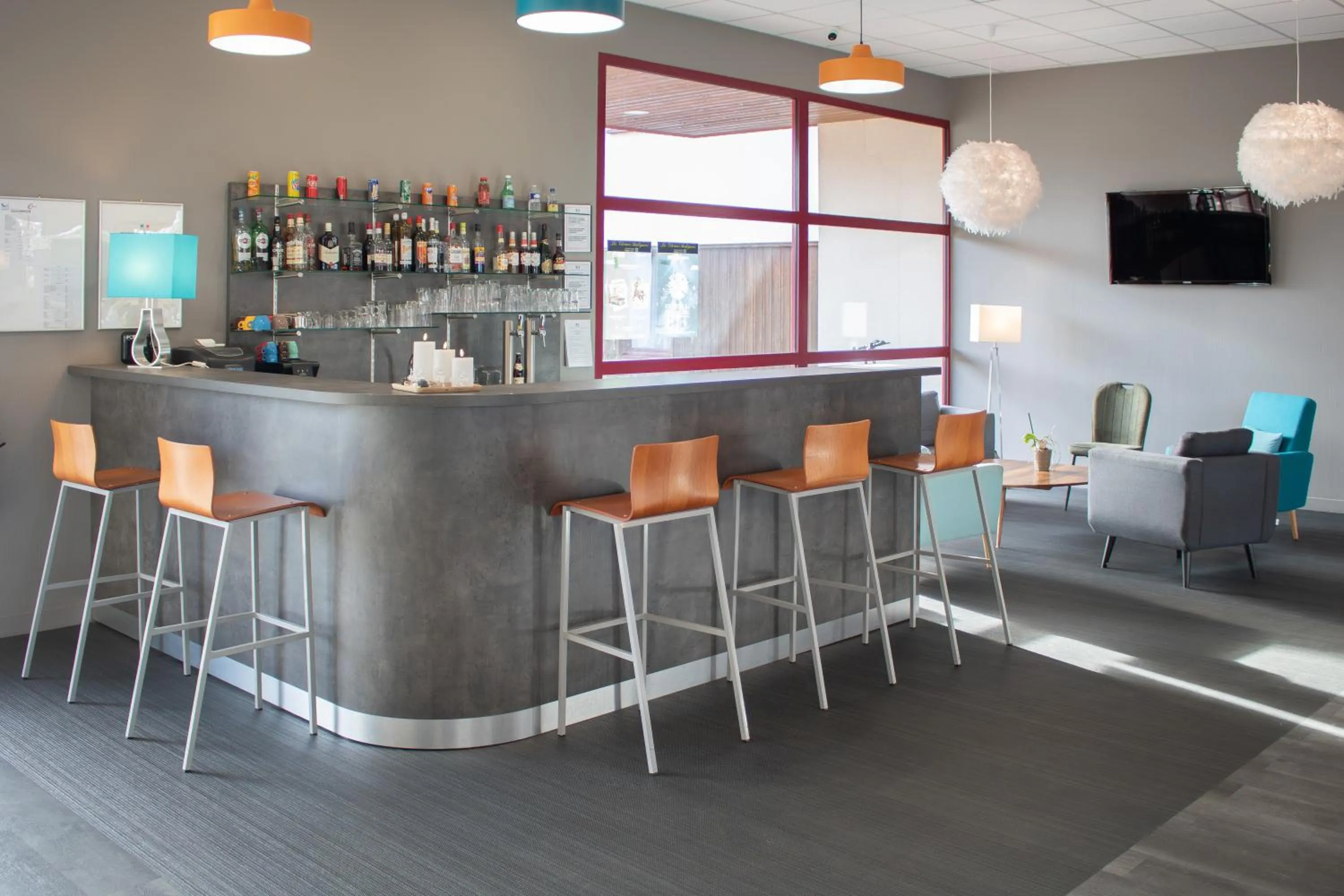 Lounge or bar in Brit Hotel Bressuire