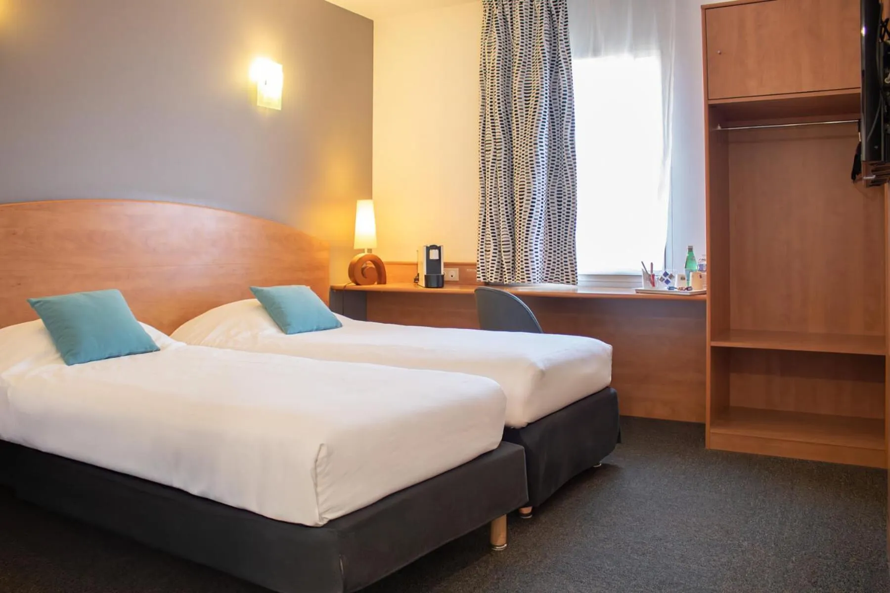 Bedroom, Bed in Brit Hotel Bressuire