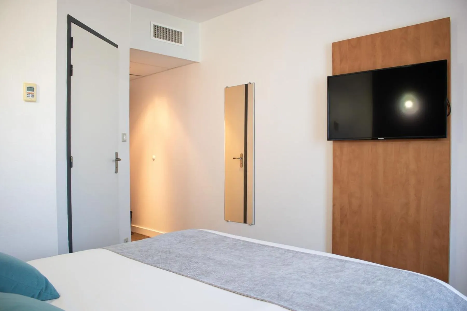 Bedroom, Bed in Brit Hotel Bressuire