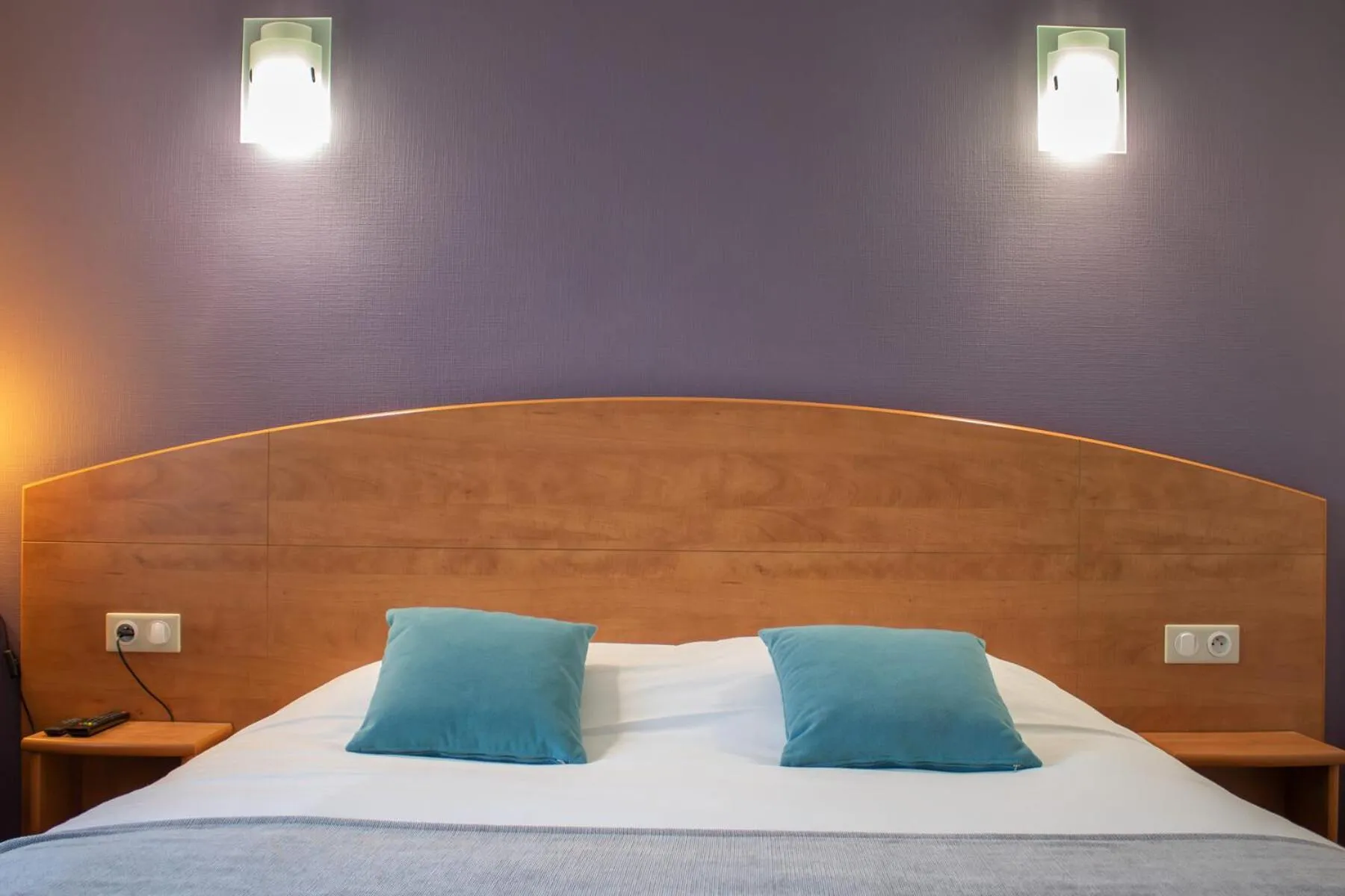 Bedroom, Bed in Brit Hotel Bressuire