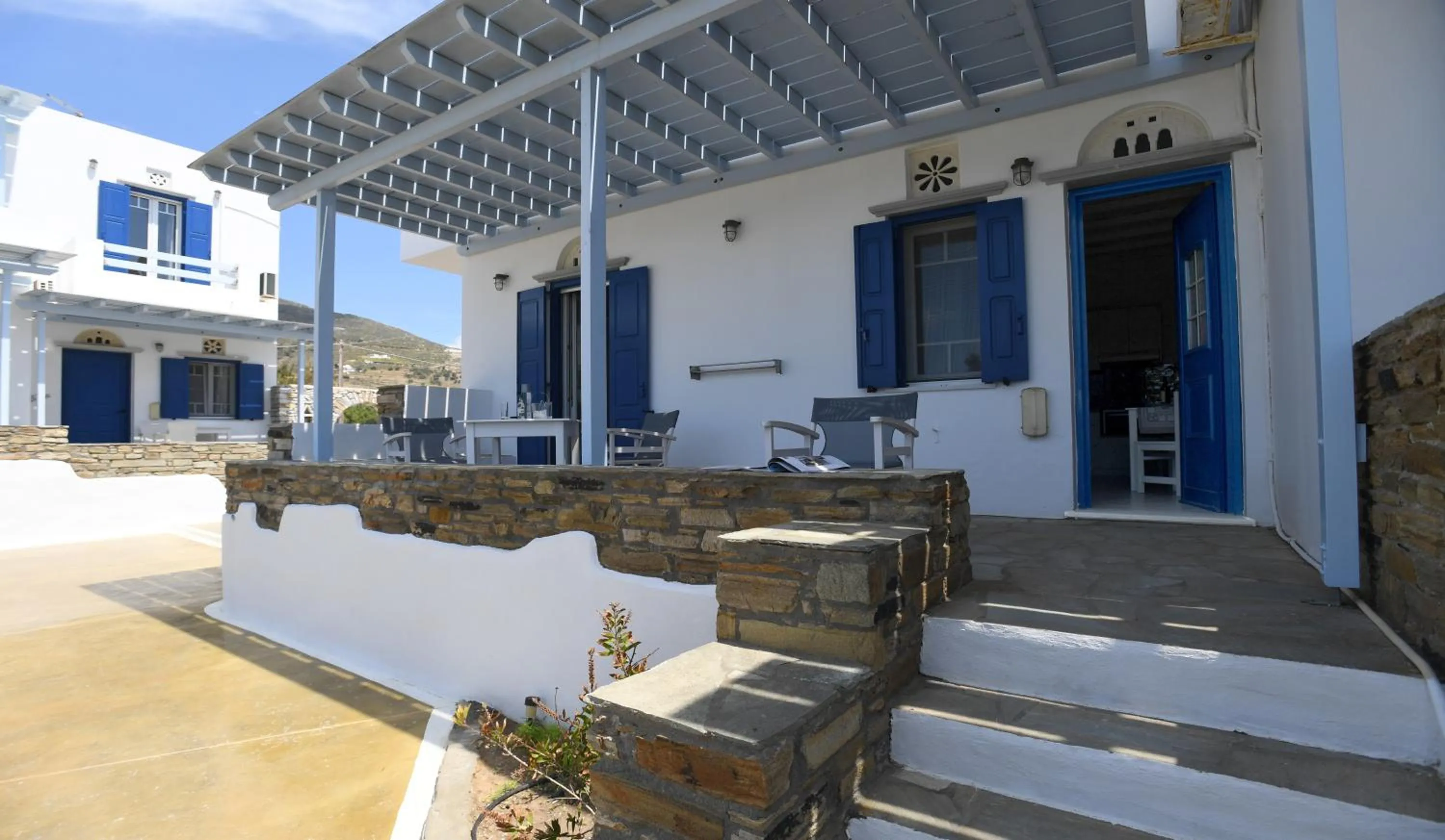 Nostos Beachfront Apartments & Studios