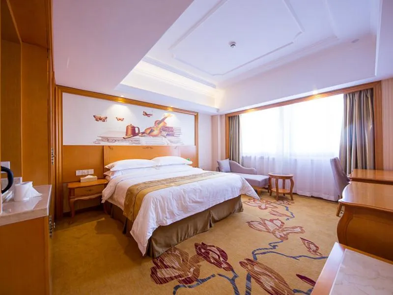 Bed in Vienna international hotel shanghai pudong airport south store