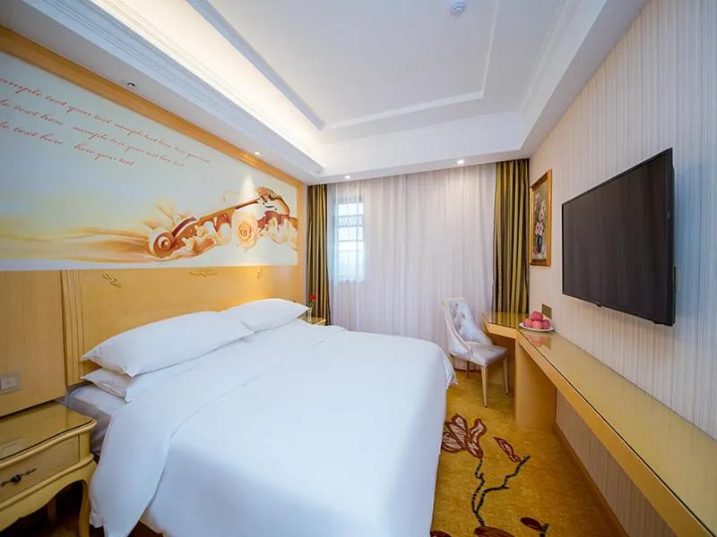 Bed in vienna hotel (HuaZhong Agricultural University in South Lake Store)