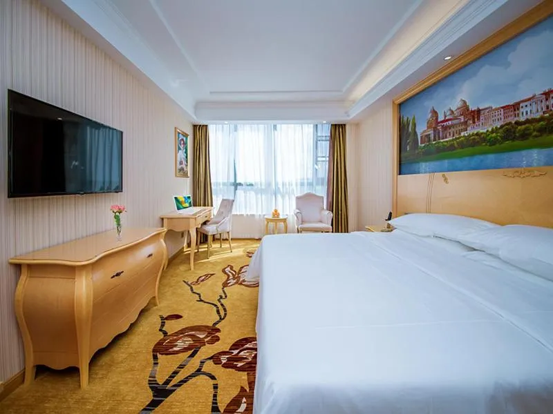 Bed in vienna hotel (HuaZhong Agricultural University in South Lake Store)