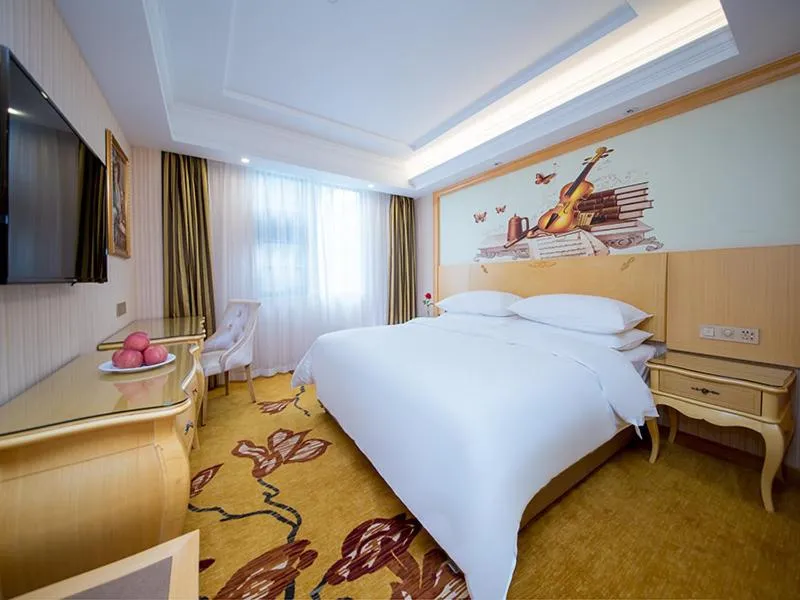 Bed in vienna hotel (HuaZhong Agricultural University in South Lake Store)