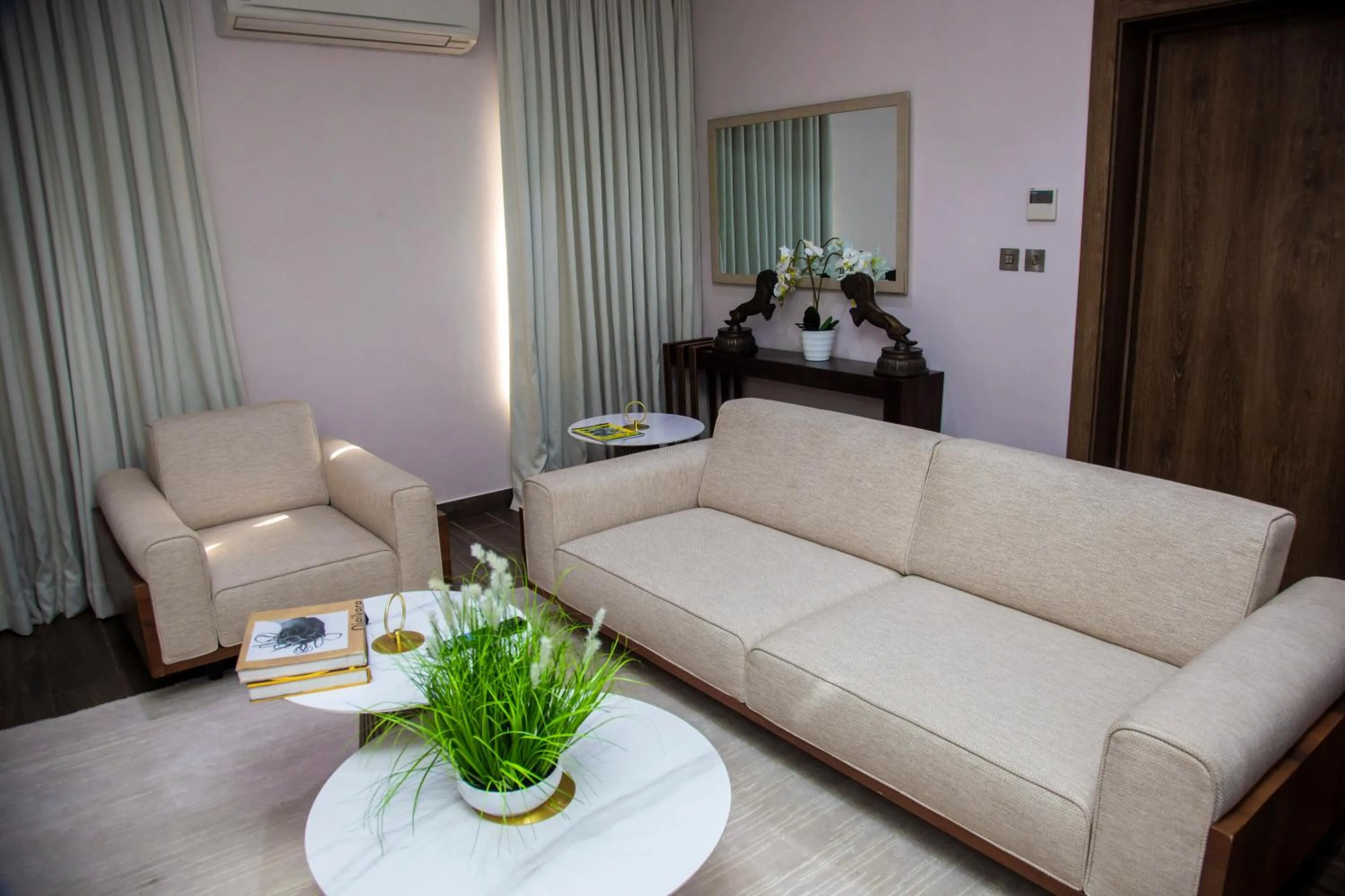 Living room in The White Orchid Hotel