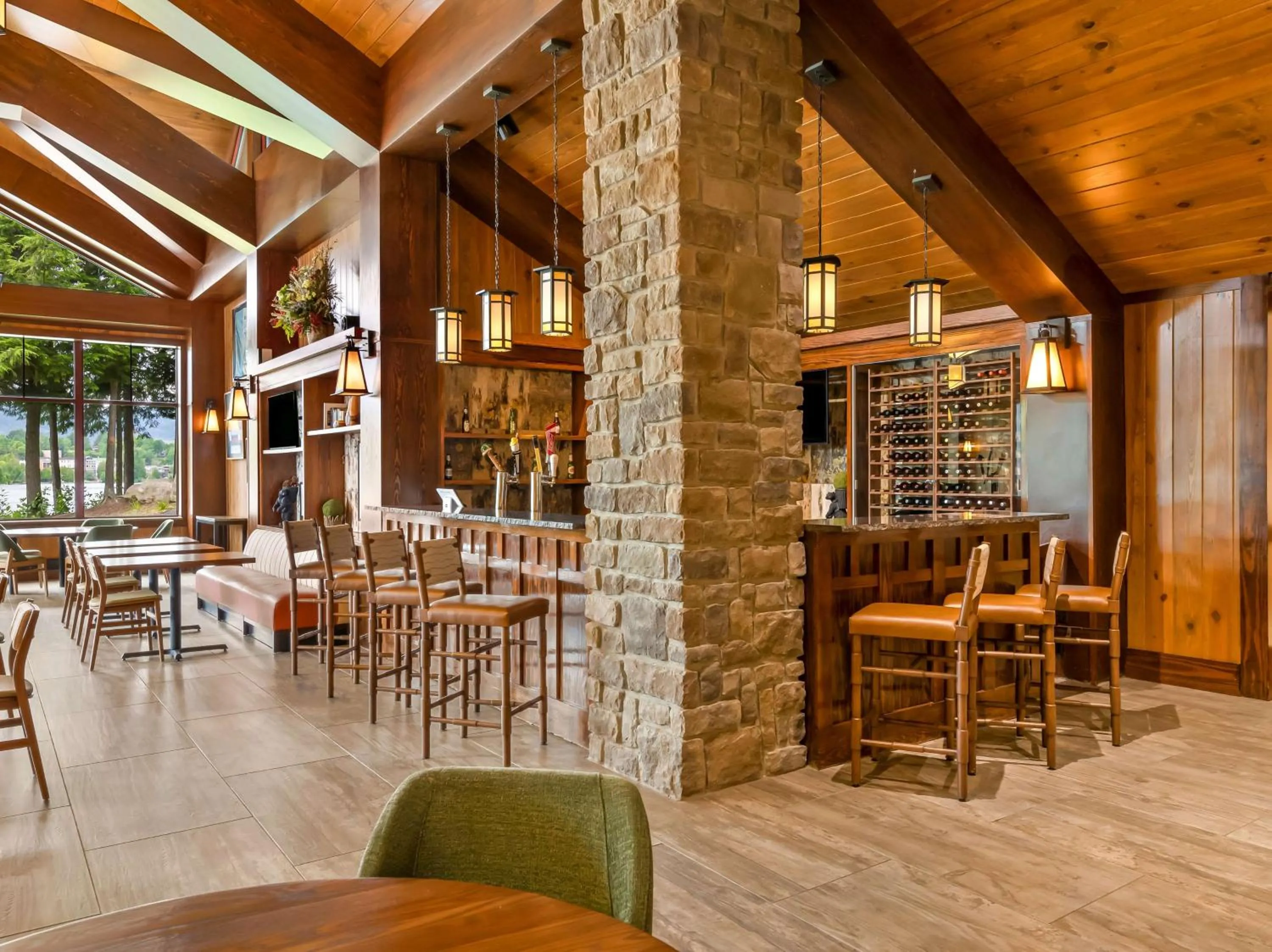 Lounge or bar in Hampton Inn & Suites Lake Placid