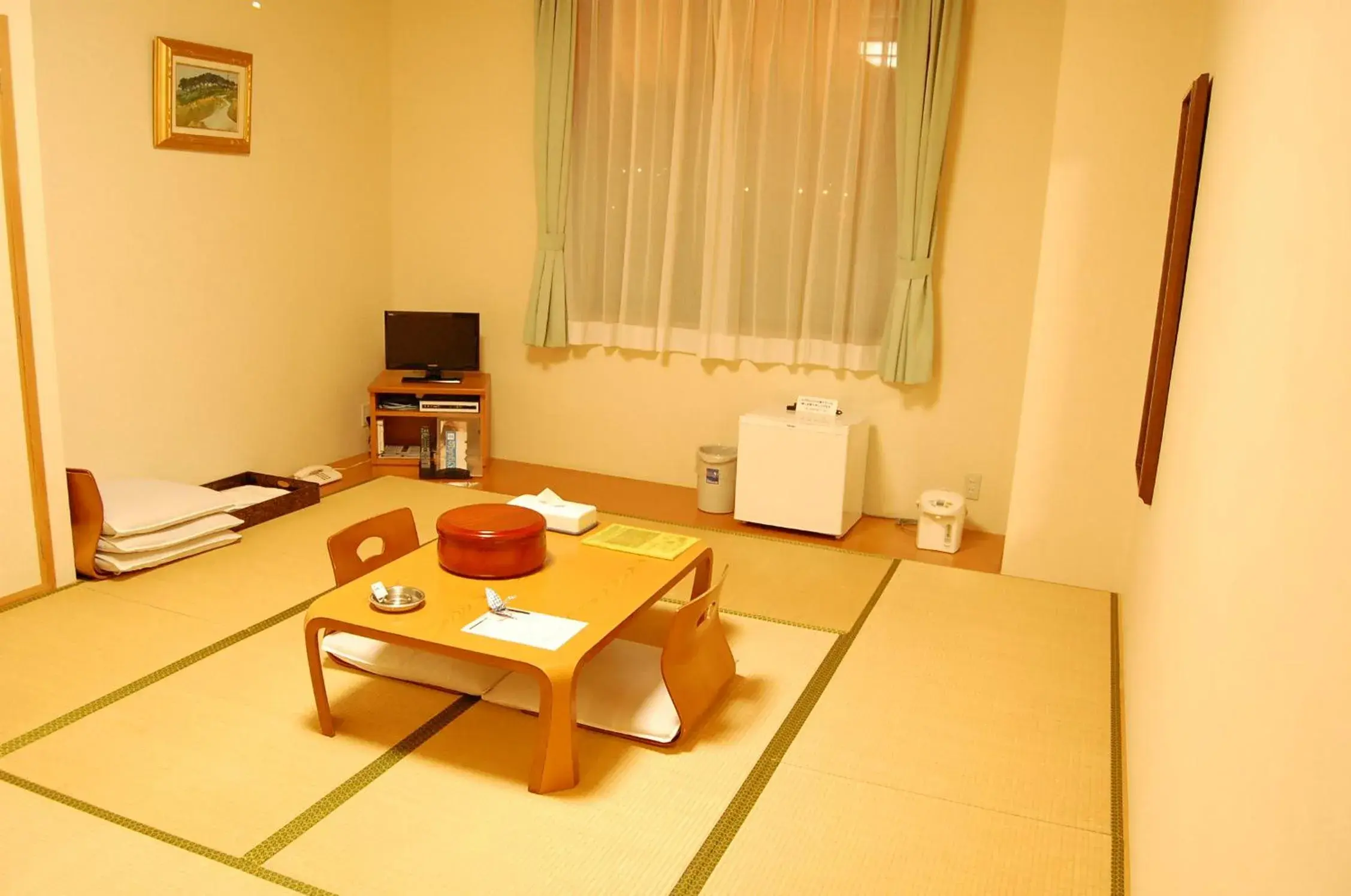 Japanese-Style Room with Shared Bathroom - single occupancy - Non-Smoking in Daini Prince Hotel Muroran View Japanese-Style Room with Shared Bathroom - single occupancy - Non-Smoking in Daini Prince Hotel Muroran View