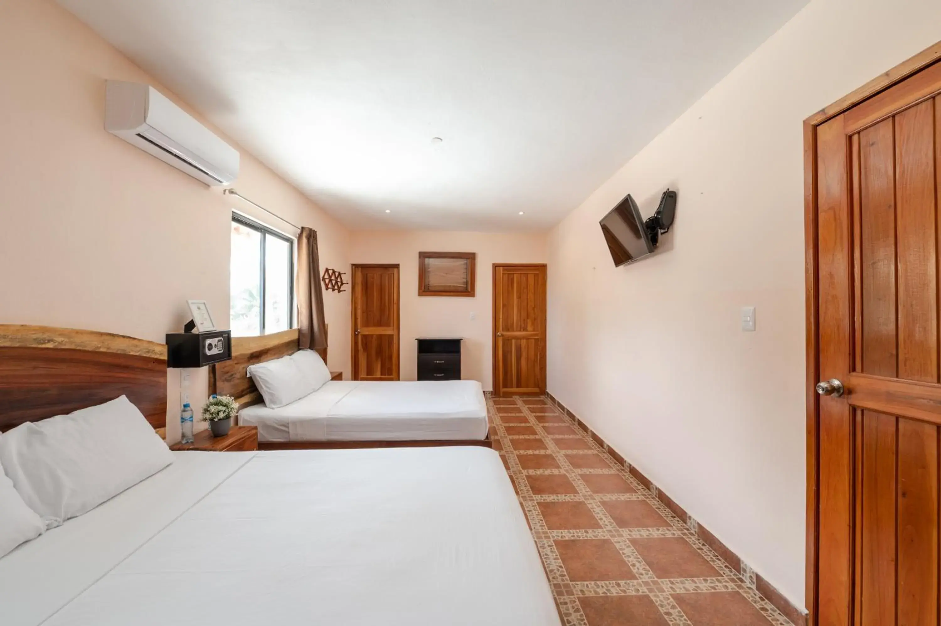 Double Room with River View in Hotel El Perico Marinero Double Room with River View in Hotel El Perico Marinero