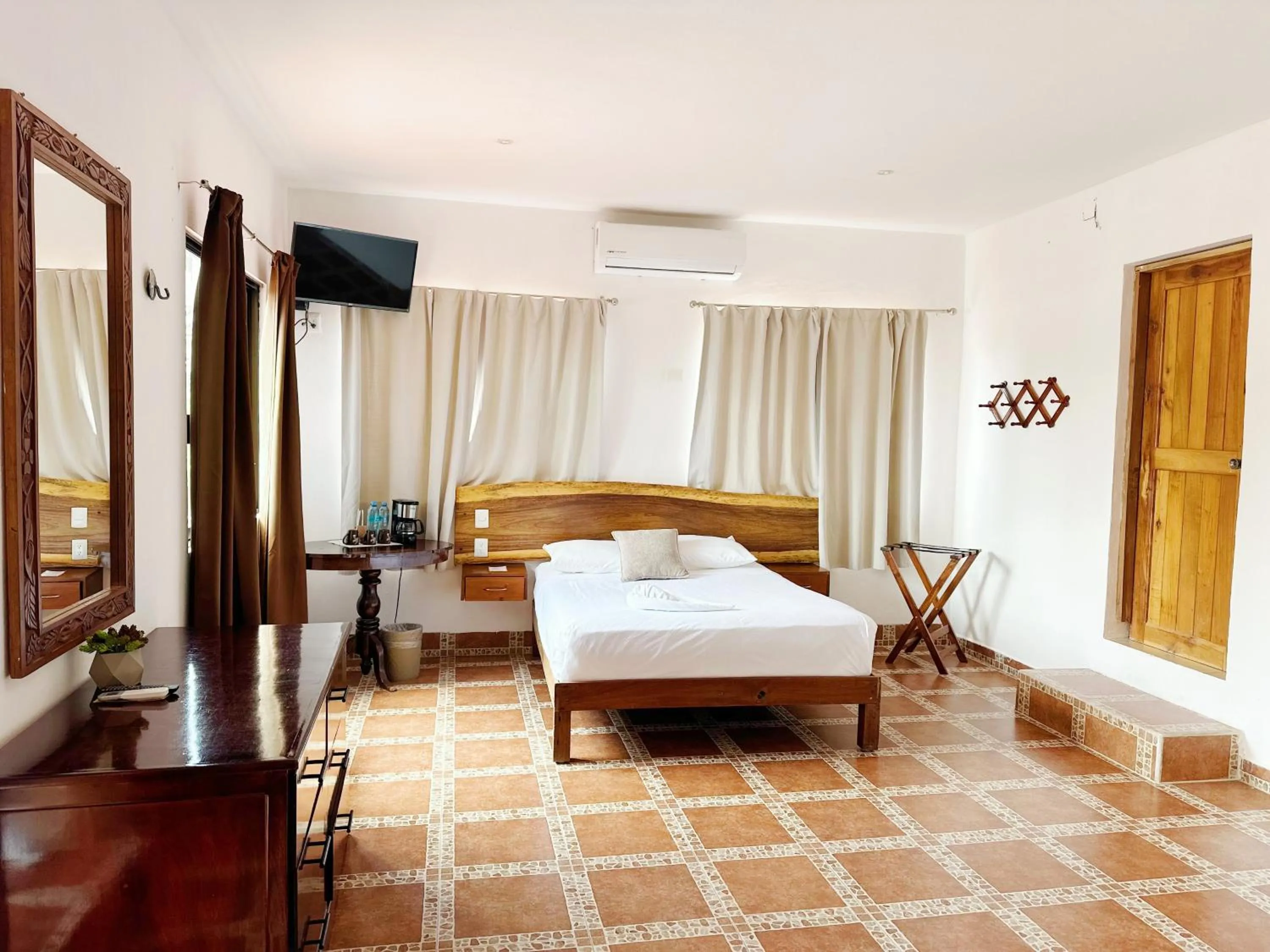 Bed in Hotel El Perico Marinero