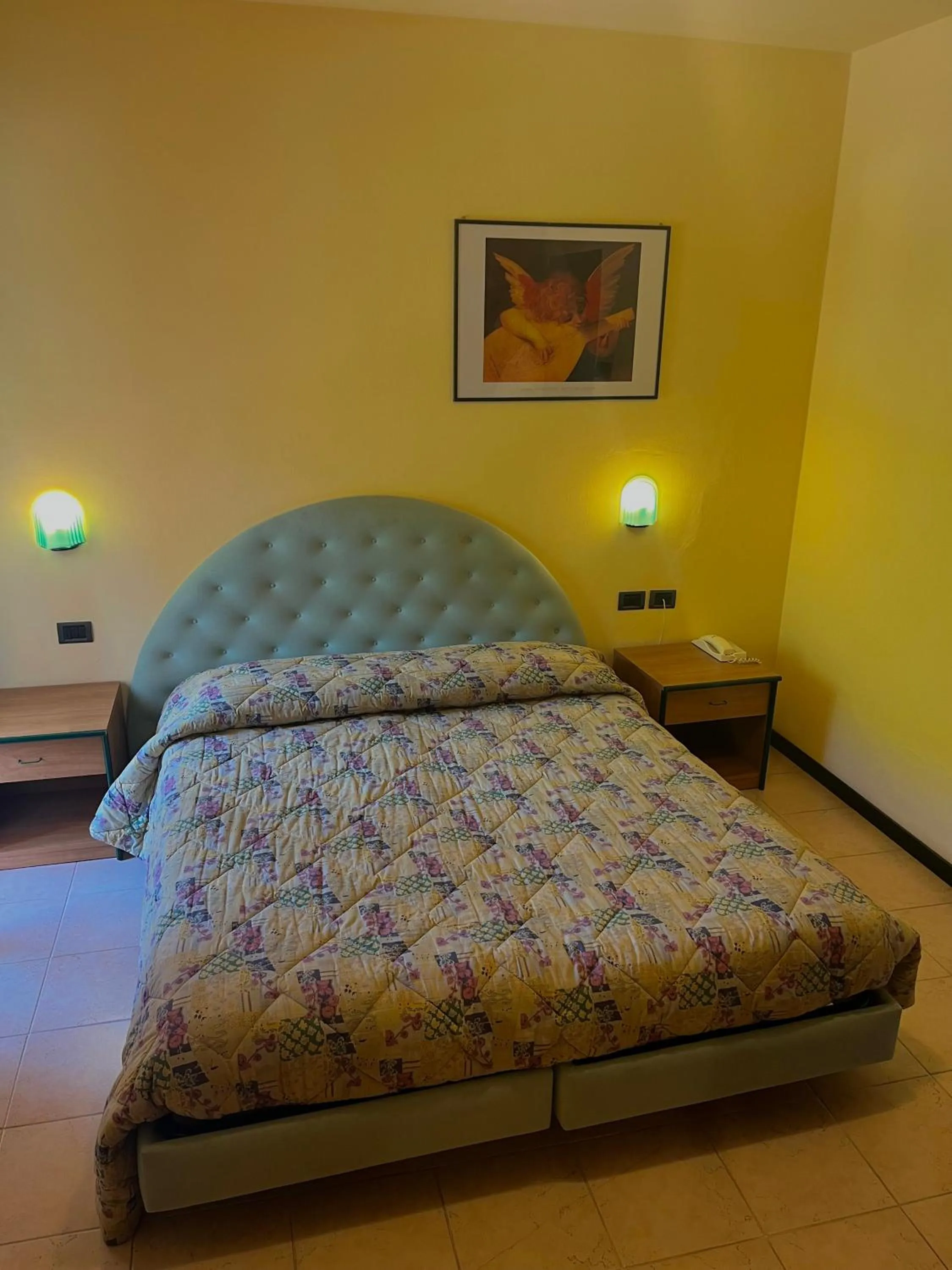 Bed in Hotel Ristorante Montenerone Il Poeta