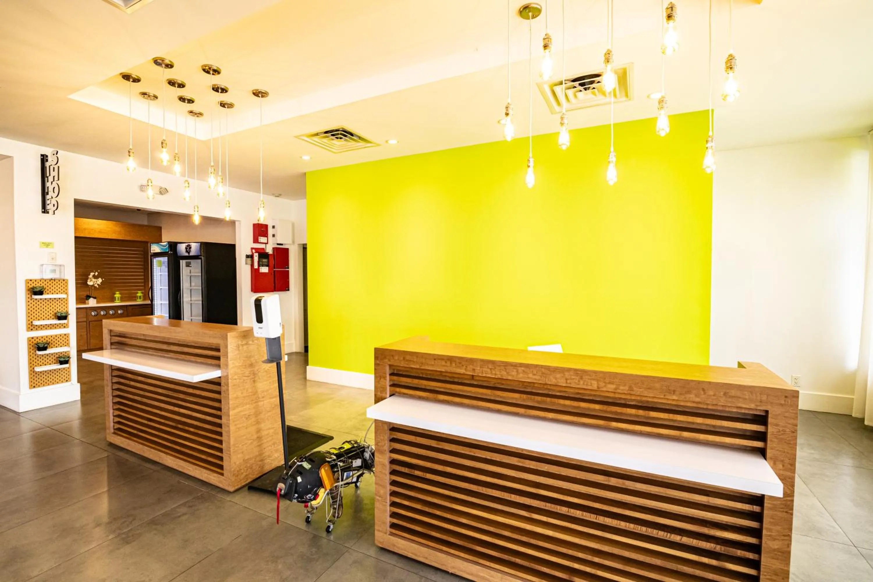 Lobby or reception in Hotel Room Near Disney 4 People