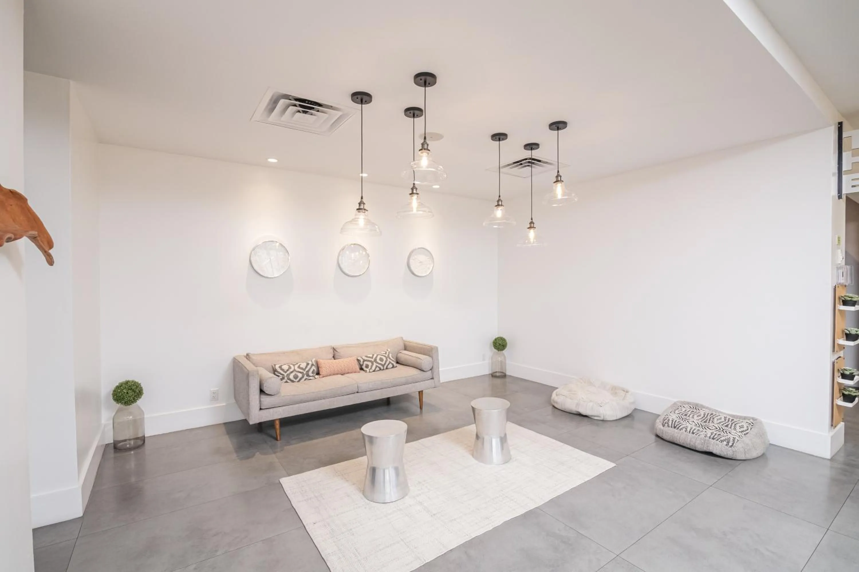 Lobby or reception in Hotel Room Near Disney 4 People