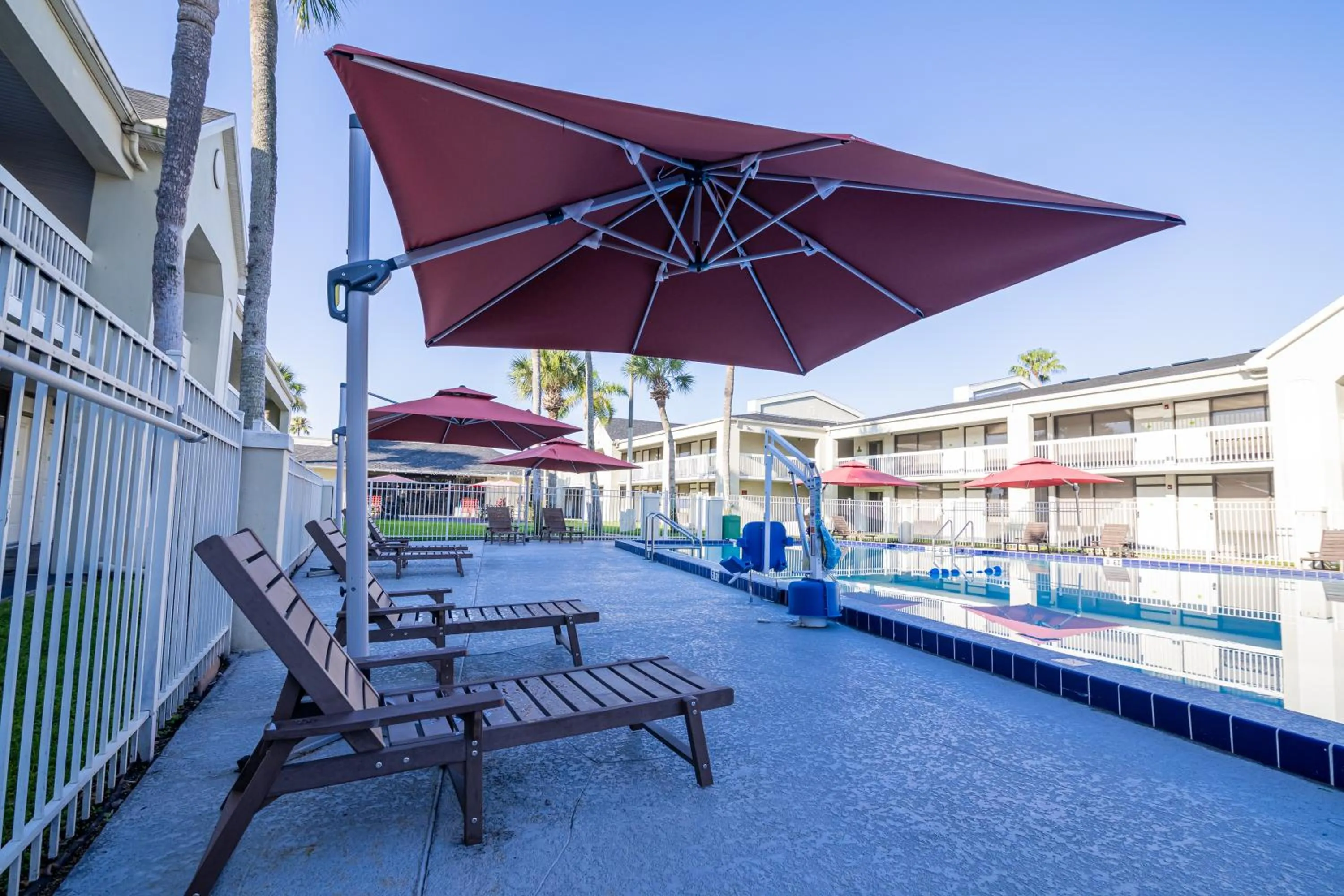 Swimming pool in Hotel Room Near Disney 4 People
