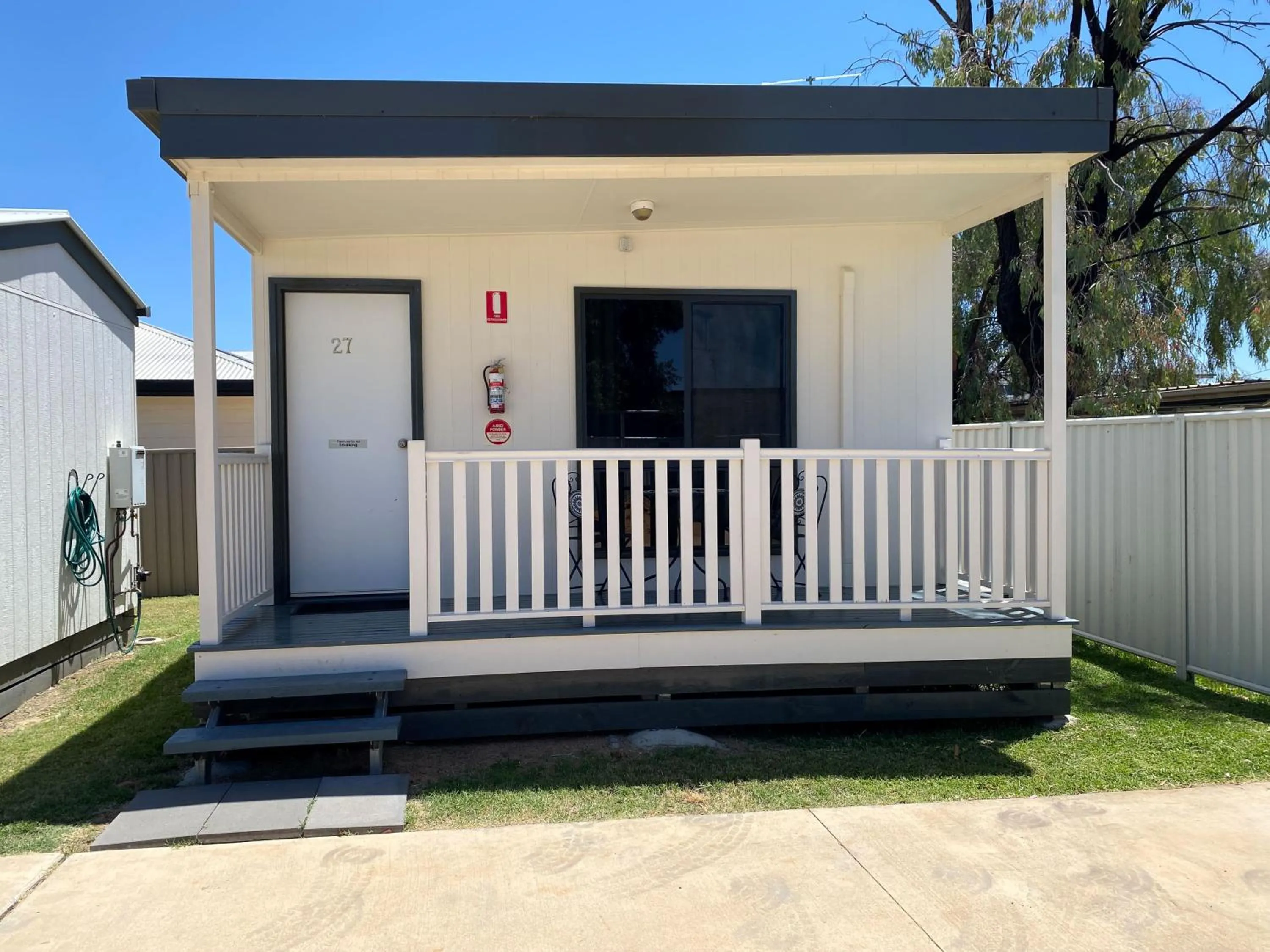 Property building in Warrego Hotel Motel Cunnamulla