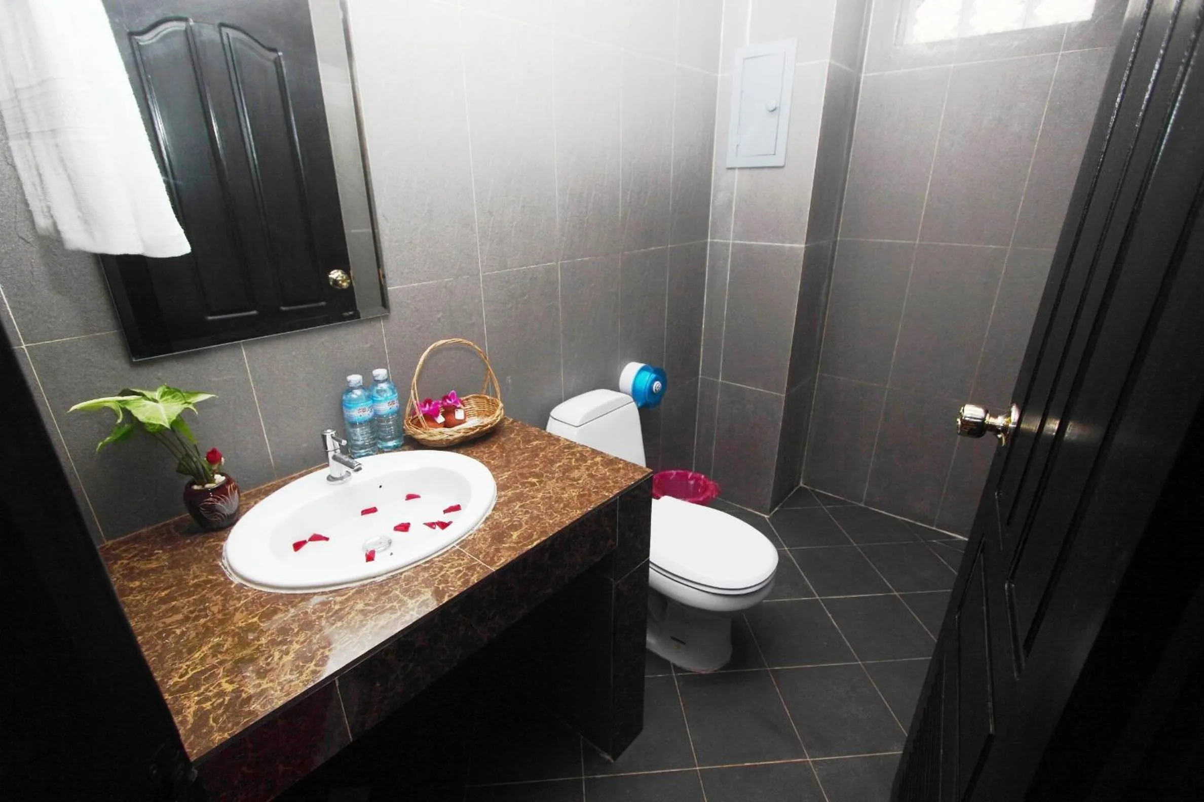 Bathroom in Parent Heritage Angkor Villa