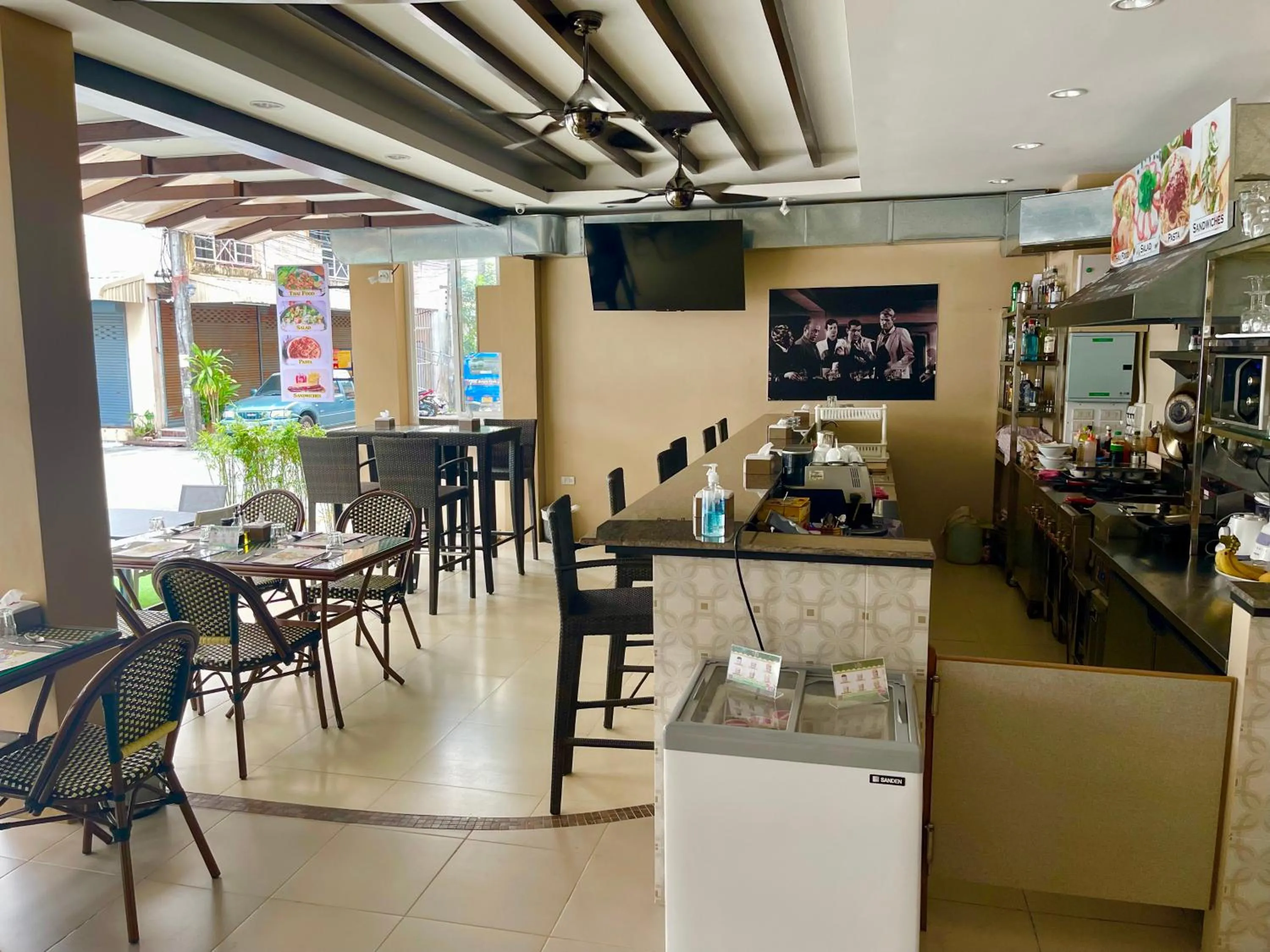 Restaurant/places to eat in The Little Moon Residence