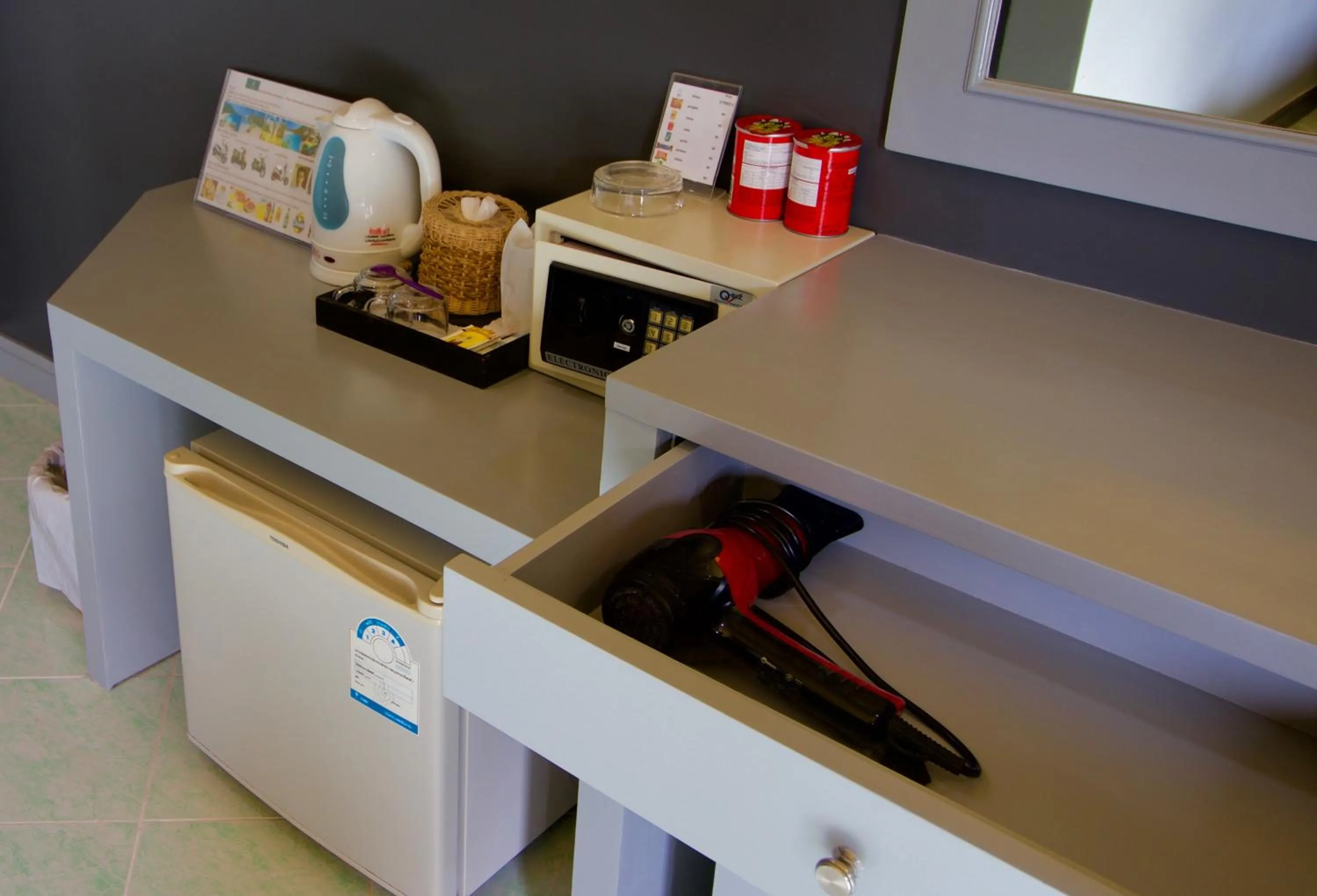 Coffee/tea facilities in The Little Moon Residence