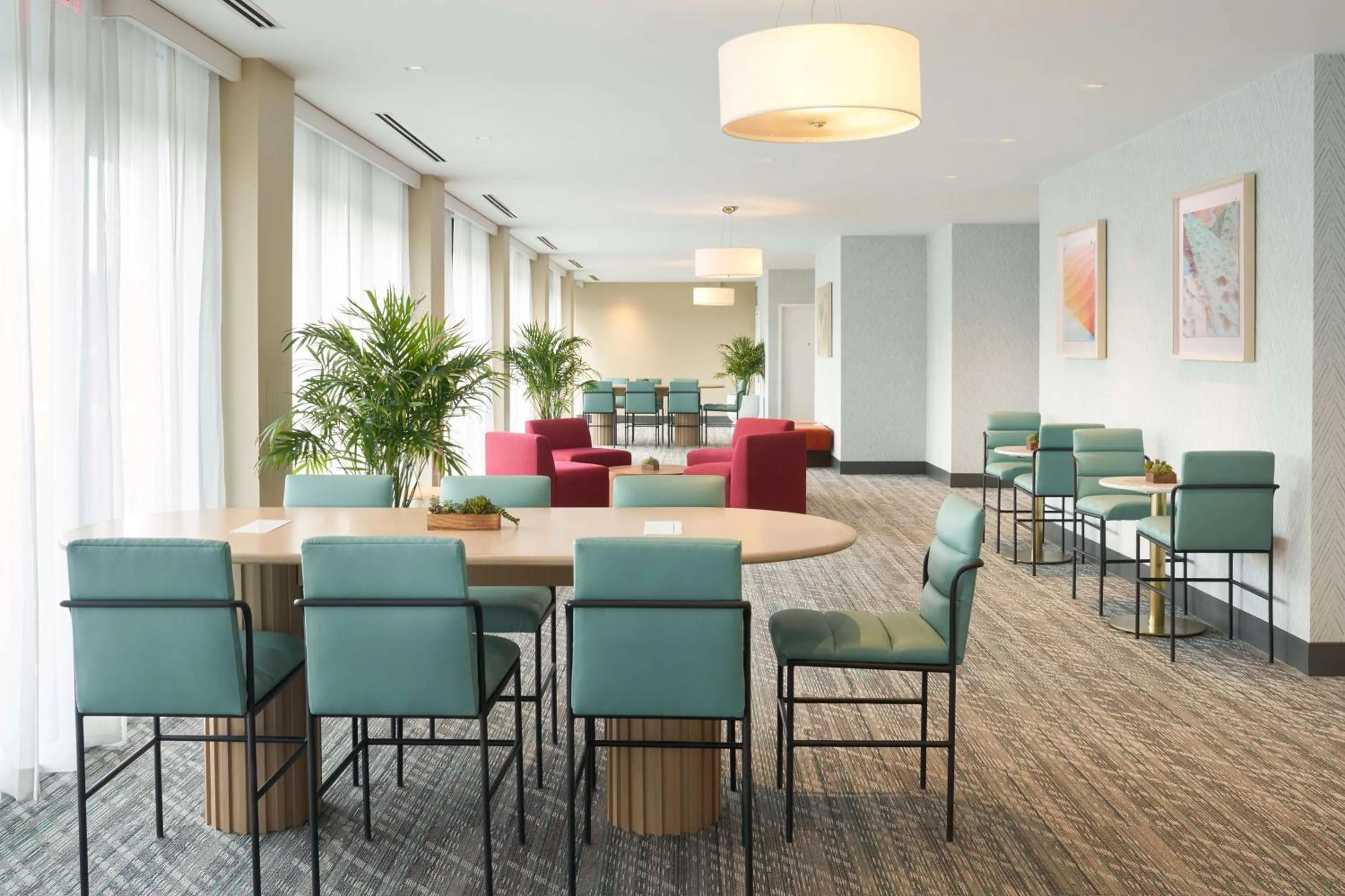 Meeting/conference room in DoubleTree by Hilton Miami North I-95