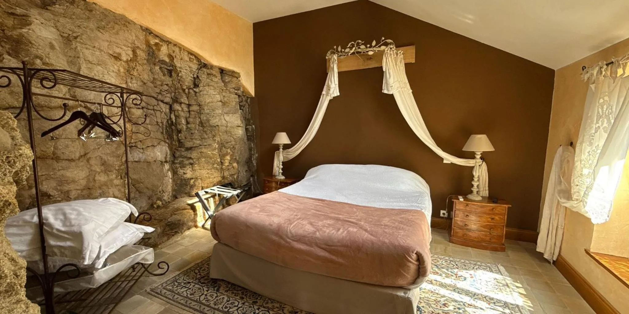 Photo of the whole room, Bed in Manoir Des Douets Fleuris