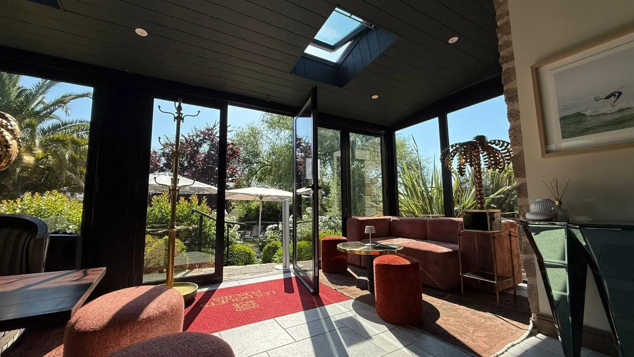 Lounge or bar in Manoir Des Douets Fleuris