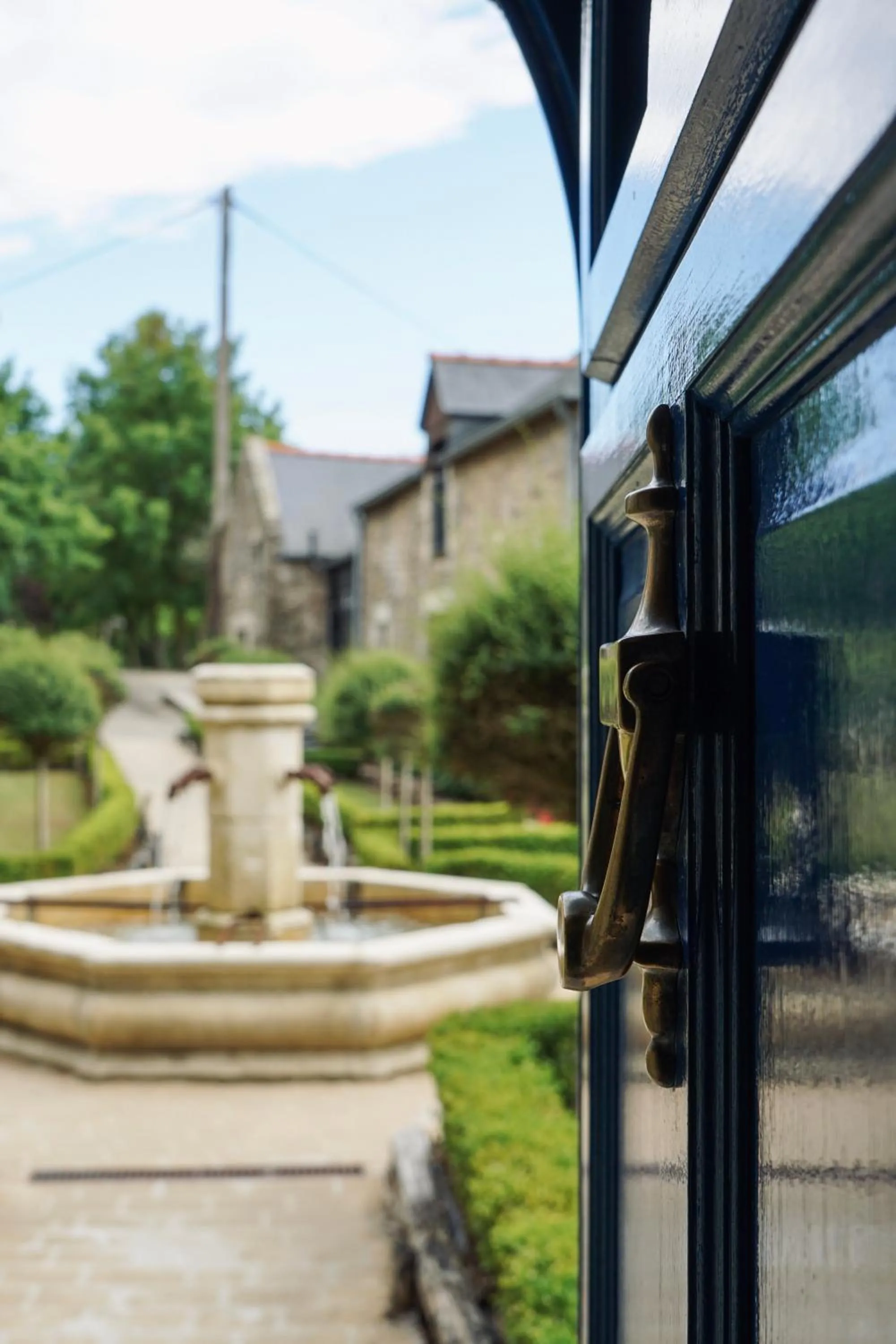 Facade/entrance in Manoir Des Douets Fleuris