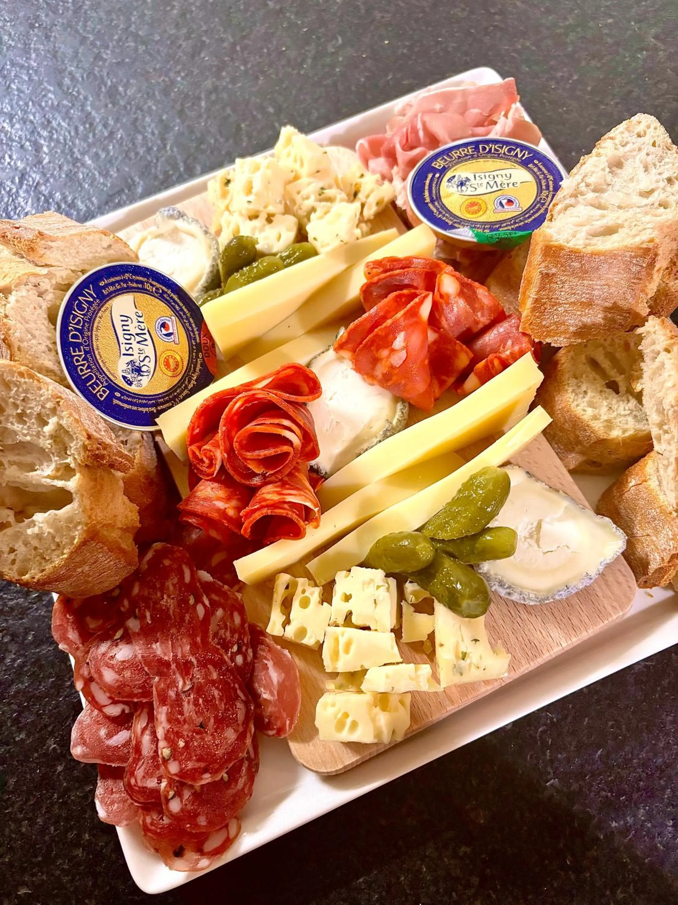 Restaurant/places to eat in Manoir Des Douets Fleuris