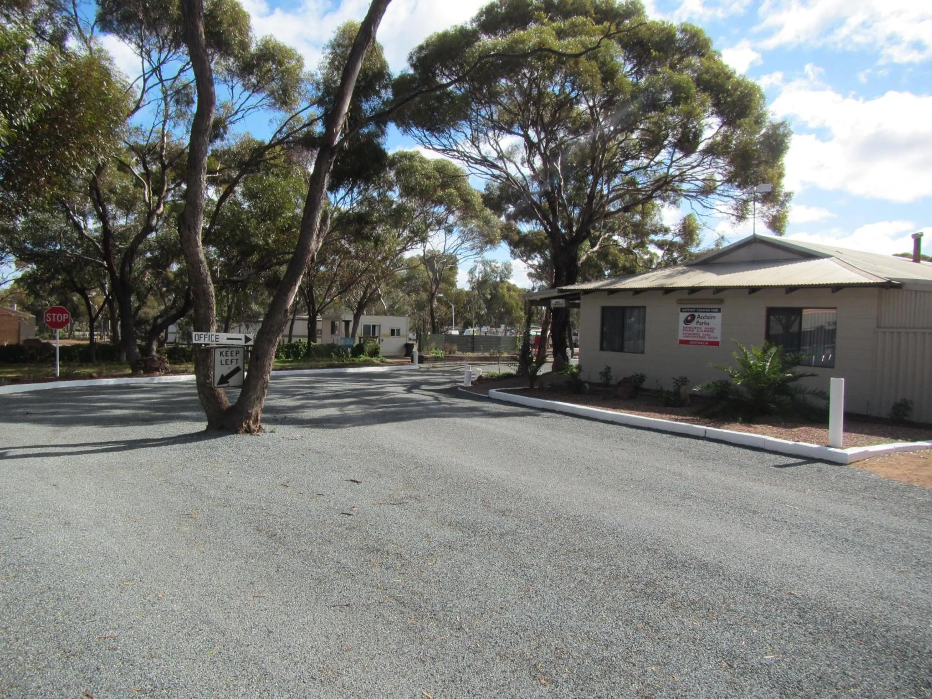 Facade/entrance in Acclaim Gateway Tourist Park