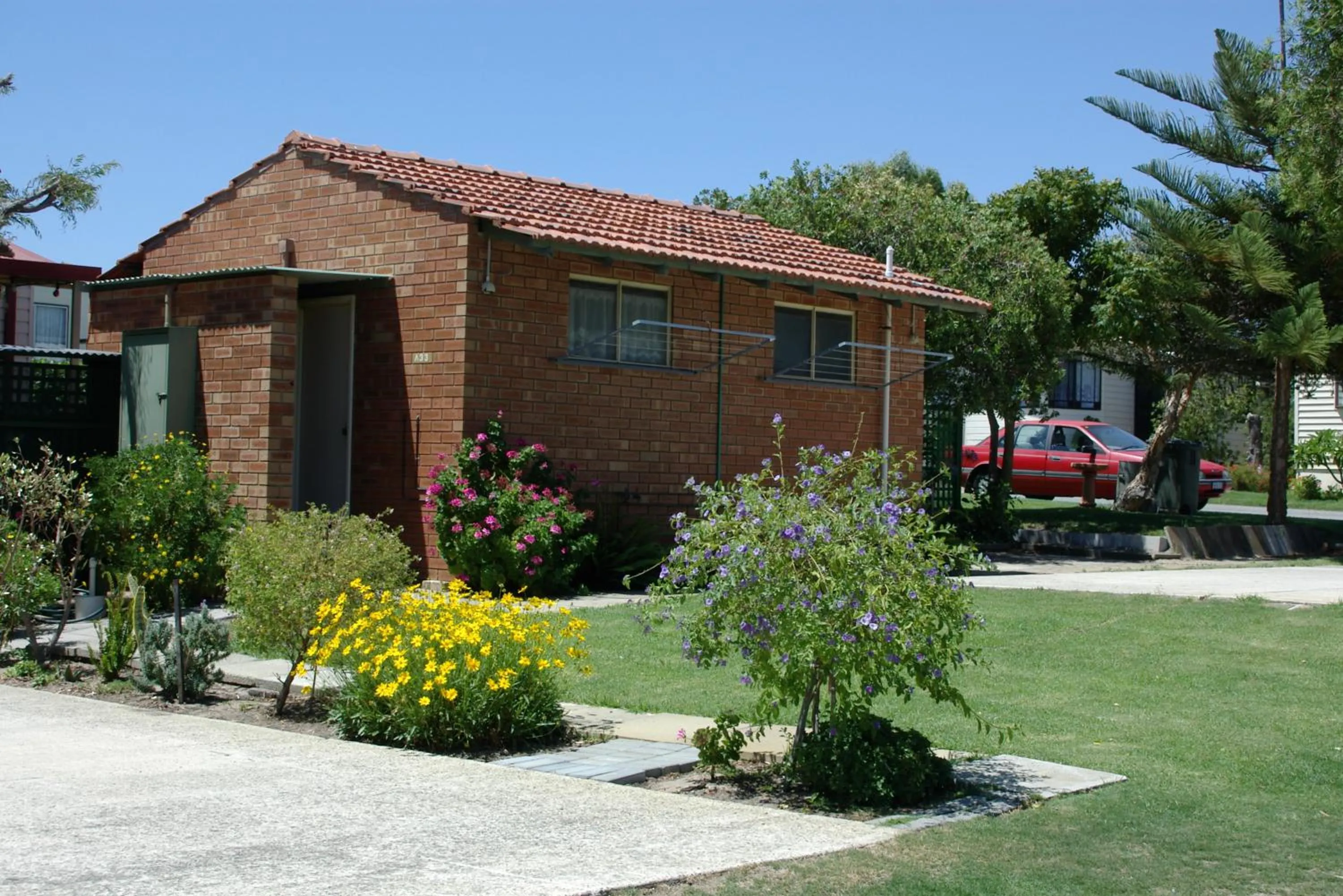 Property building in Acclaim Kingsway Tourist Park