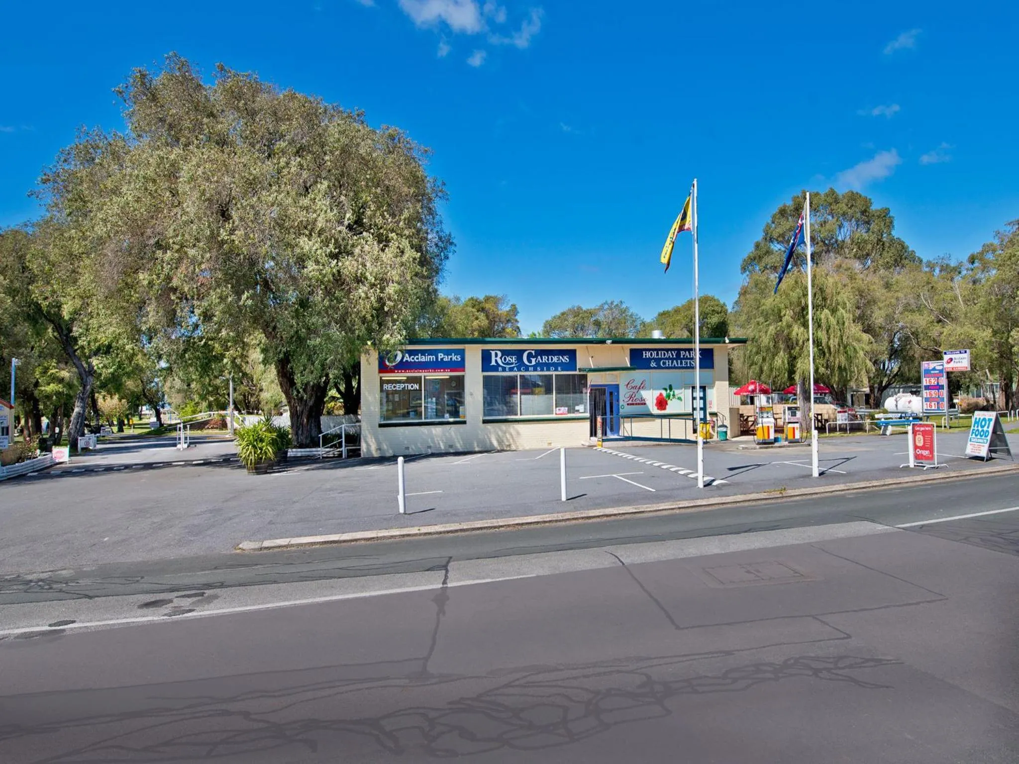Facade/entrance in Acclaim Rose Gardens Beachside Holiday Park