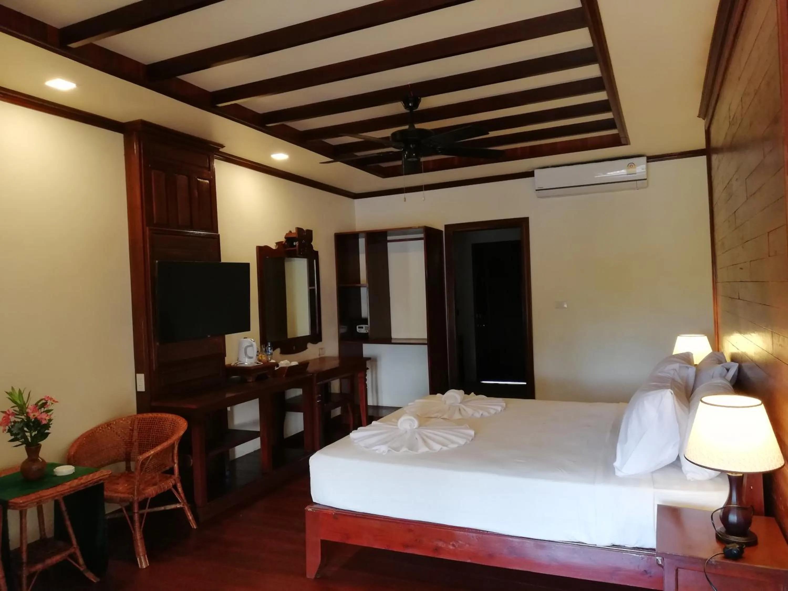 Bedroom, Bed in Sengahloune Resort