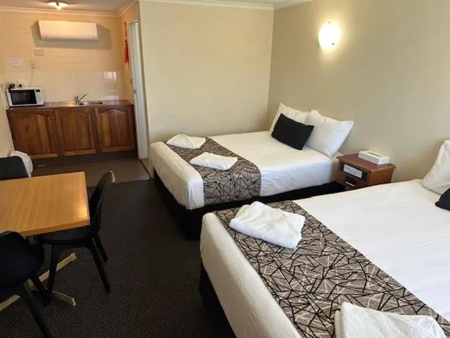 Bed in City Centre Motel Kempsey