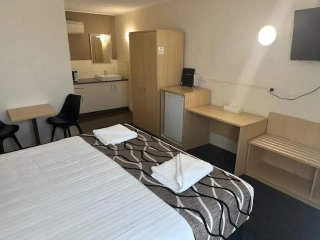 Bed in City Centre Motel Kempsey