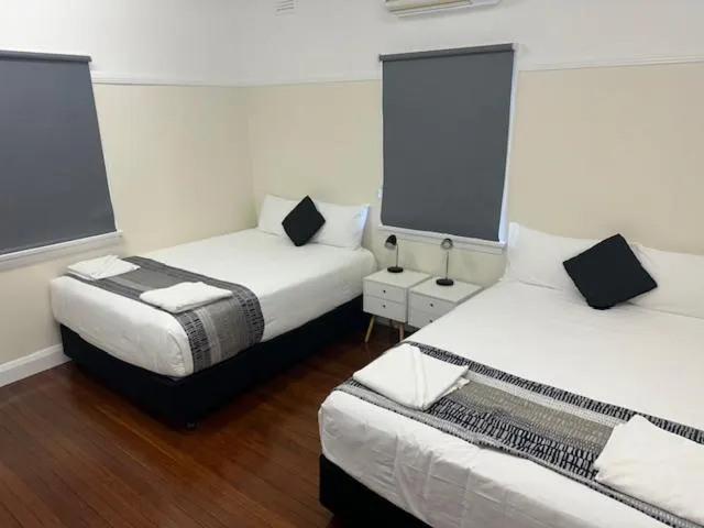 Bed in City Centre Motel Kempsey