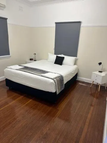 Bed in City Centre Motel Kempsey
