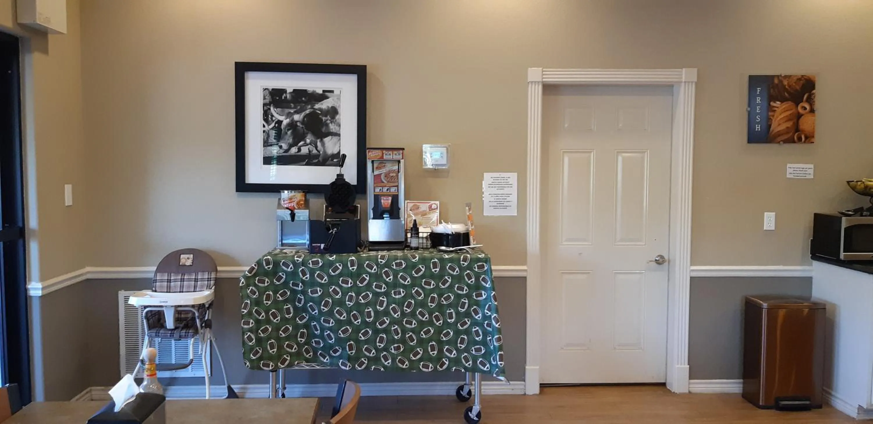 Breakfast in Cotulla Whitten Inn