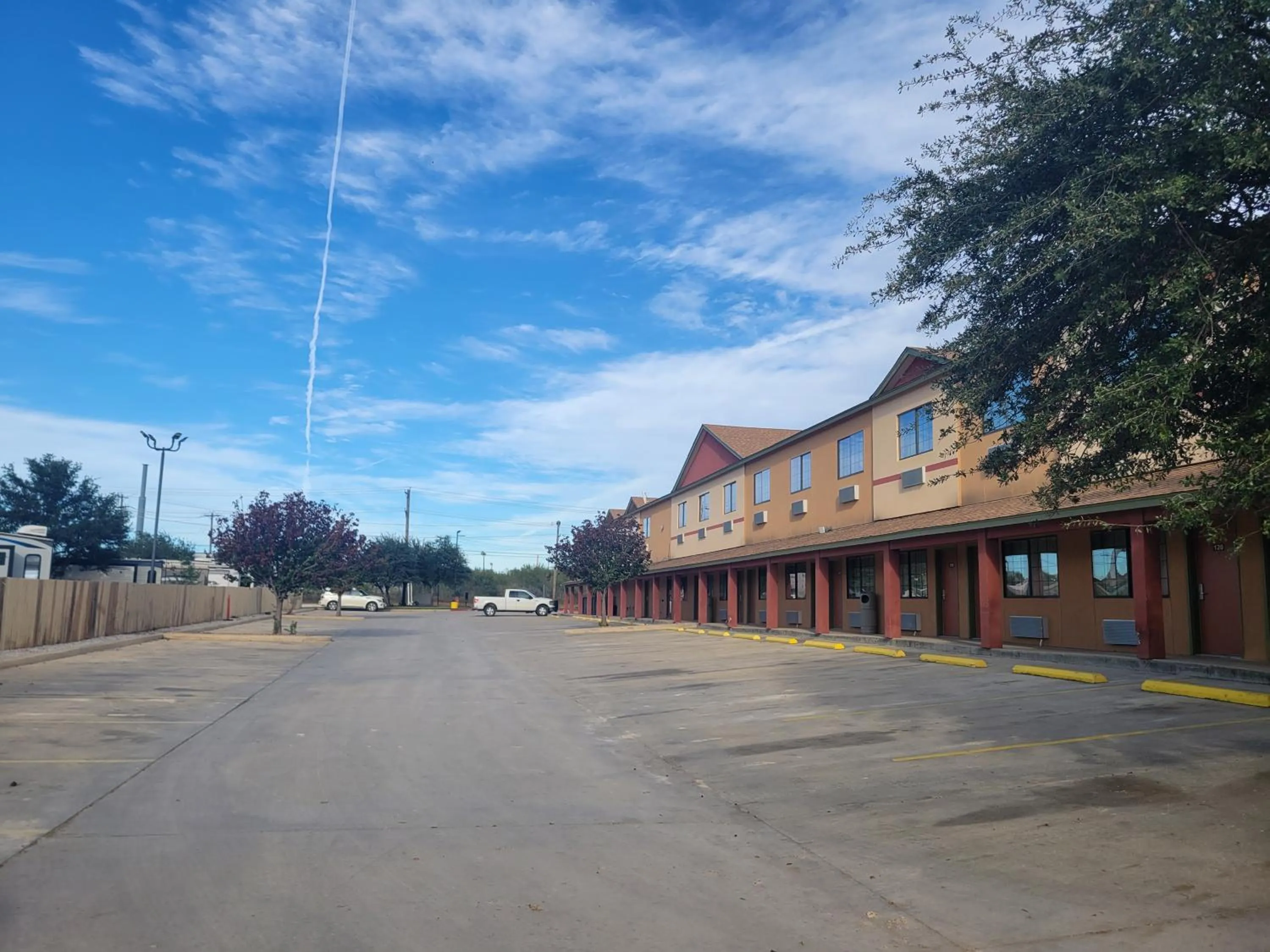 Property building in Cotulla Whitten Inn