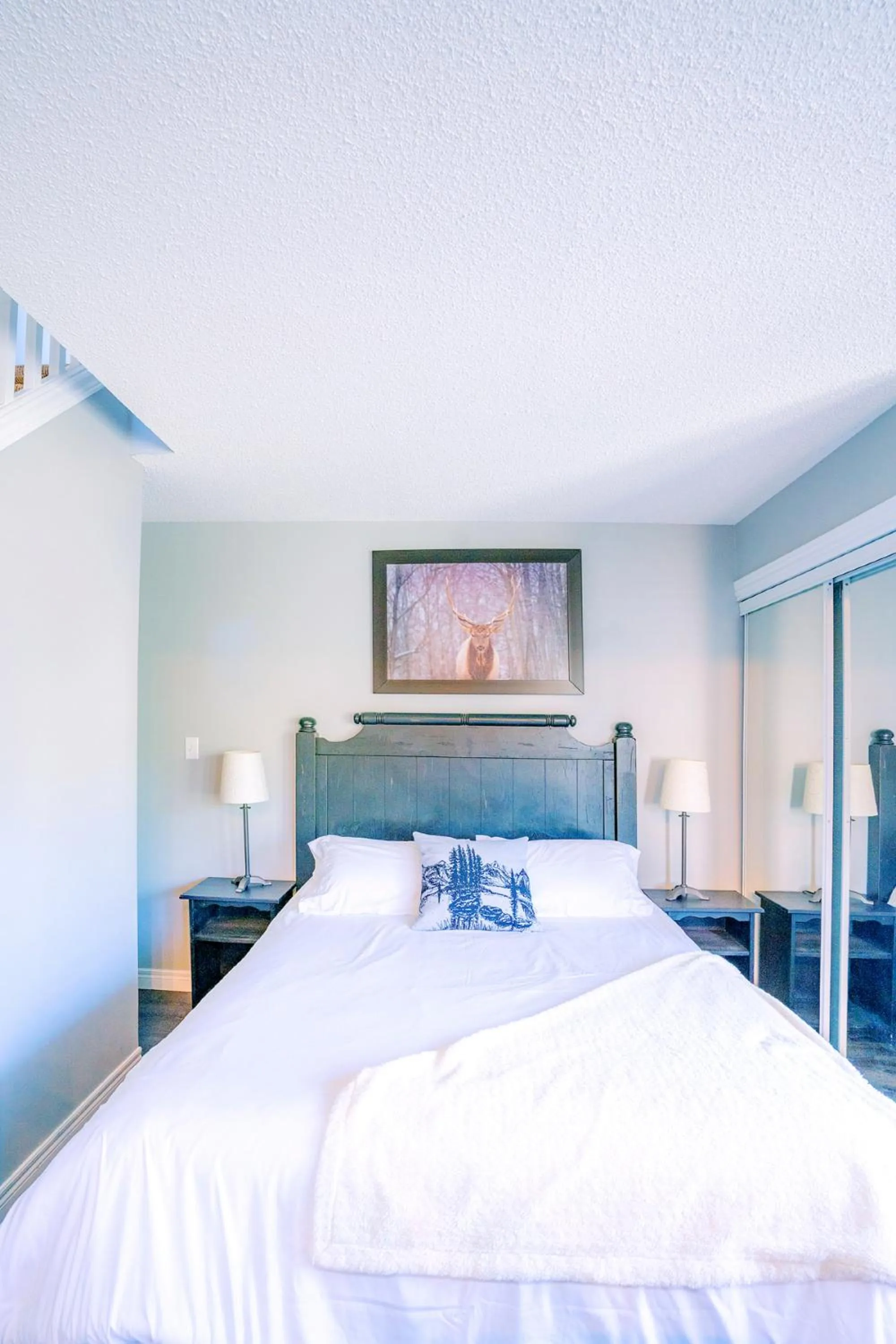 Bed in Gorgeous Loft in the Heart of Blue Mountain