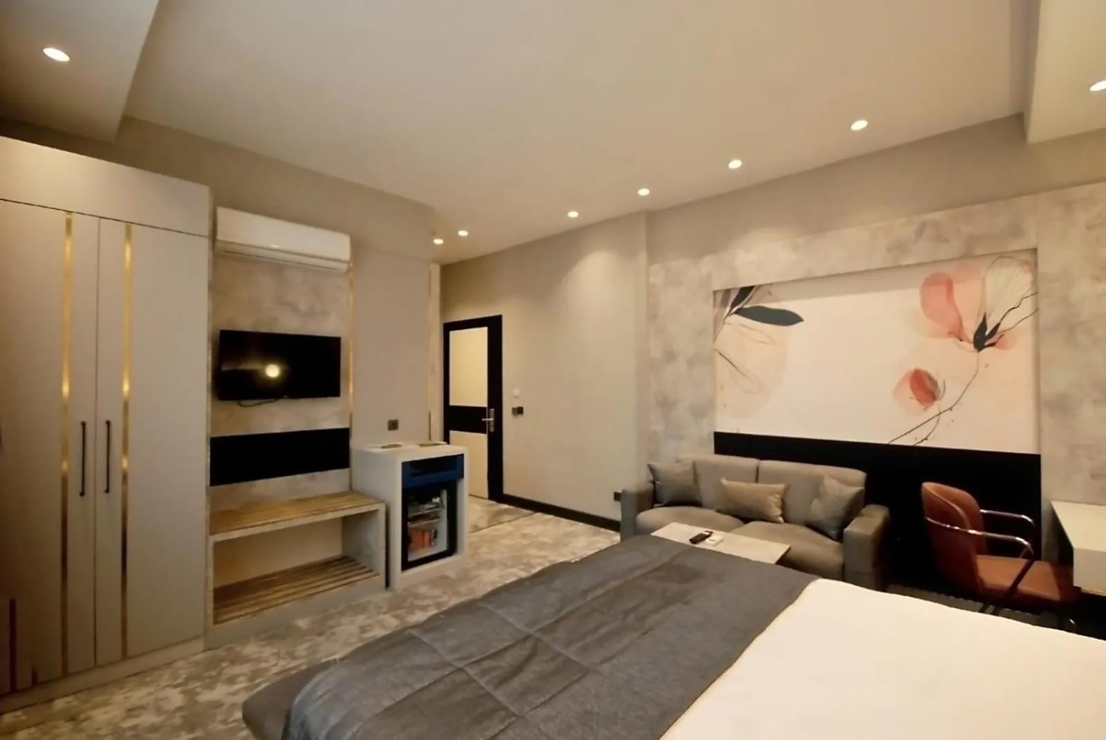 Bed in Starton Hotel