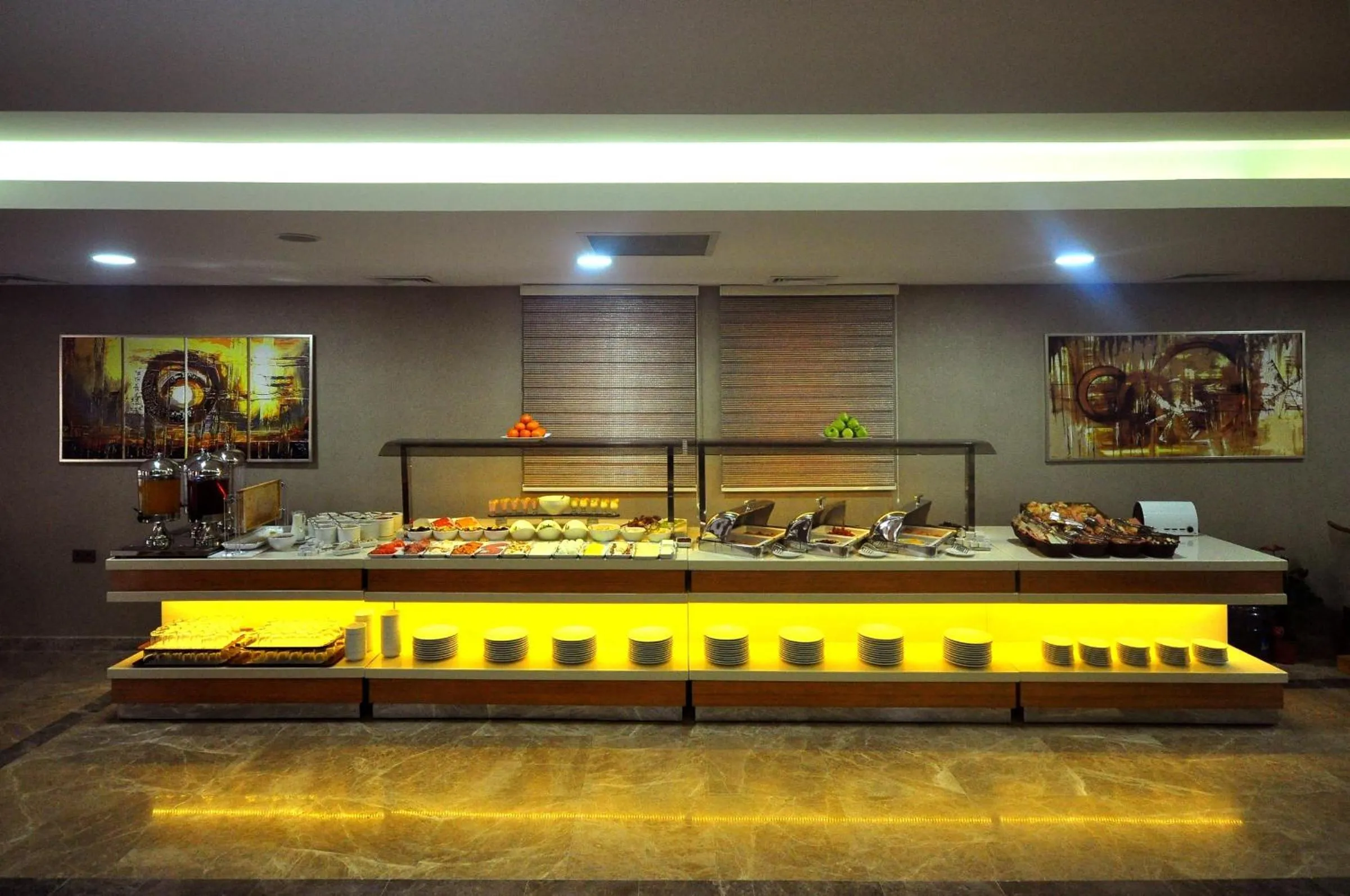 Restaurant/places to eat in Starton Hotel