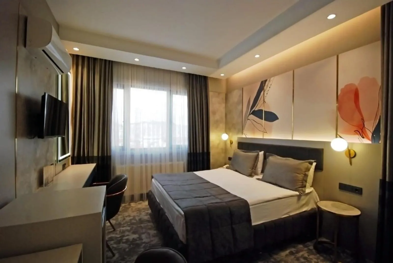 Bed in Starton Hotel