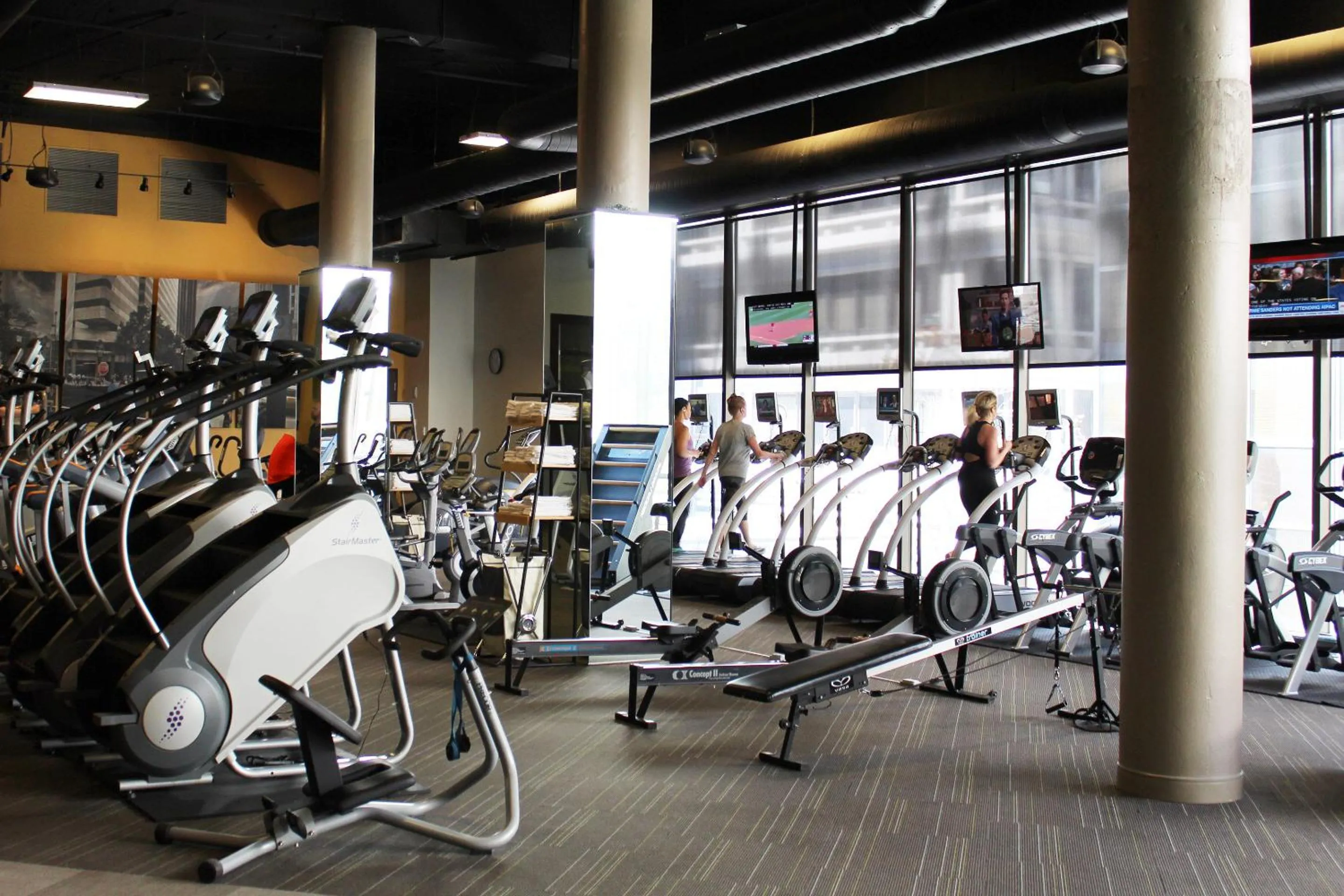 Fitness centre/facilities in Omni Charlotte Hotel
