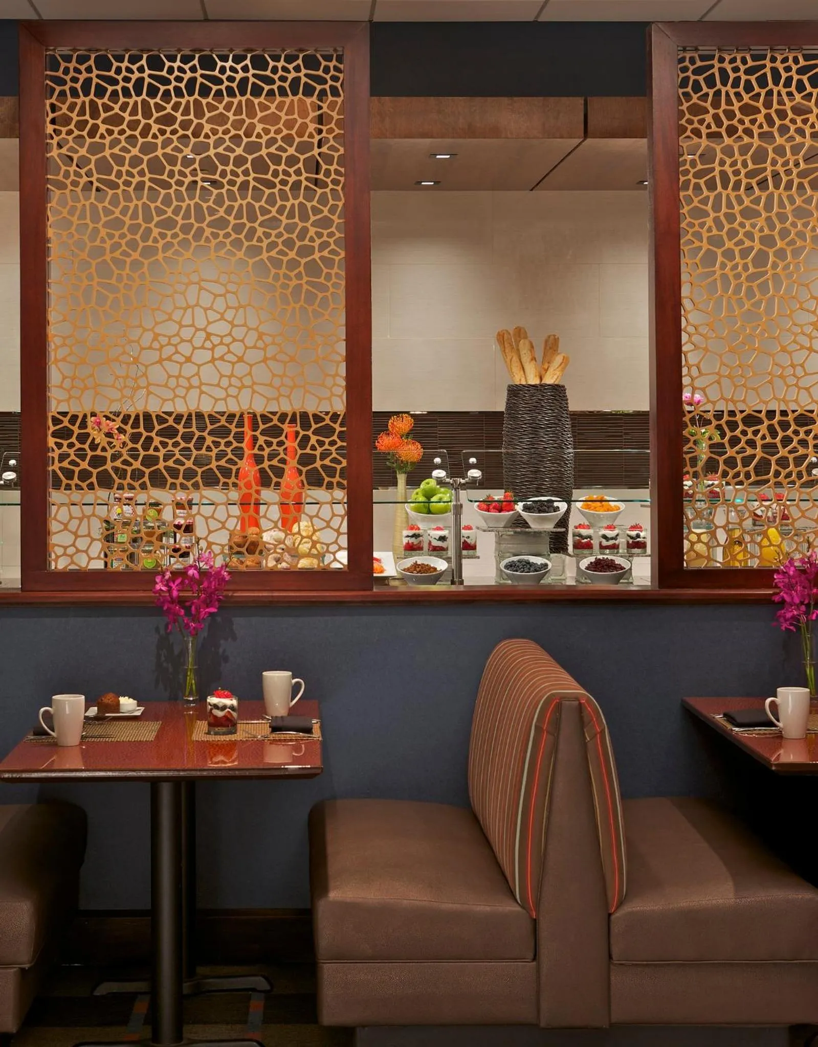 Restaurant/places to eat in Omni Charlotte Hotel