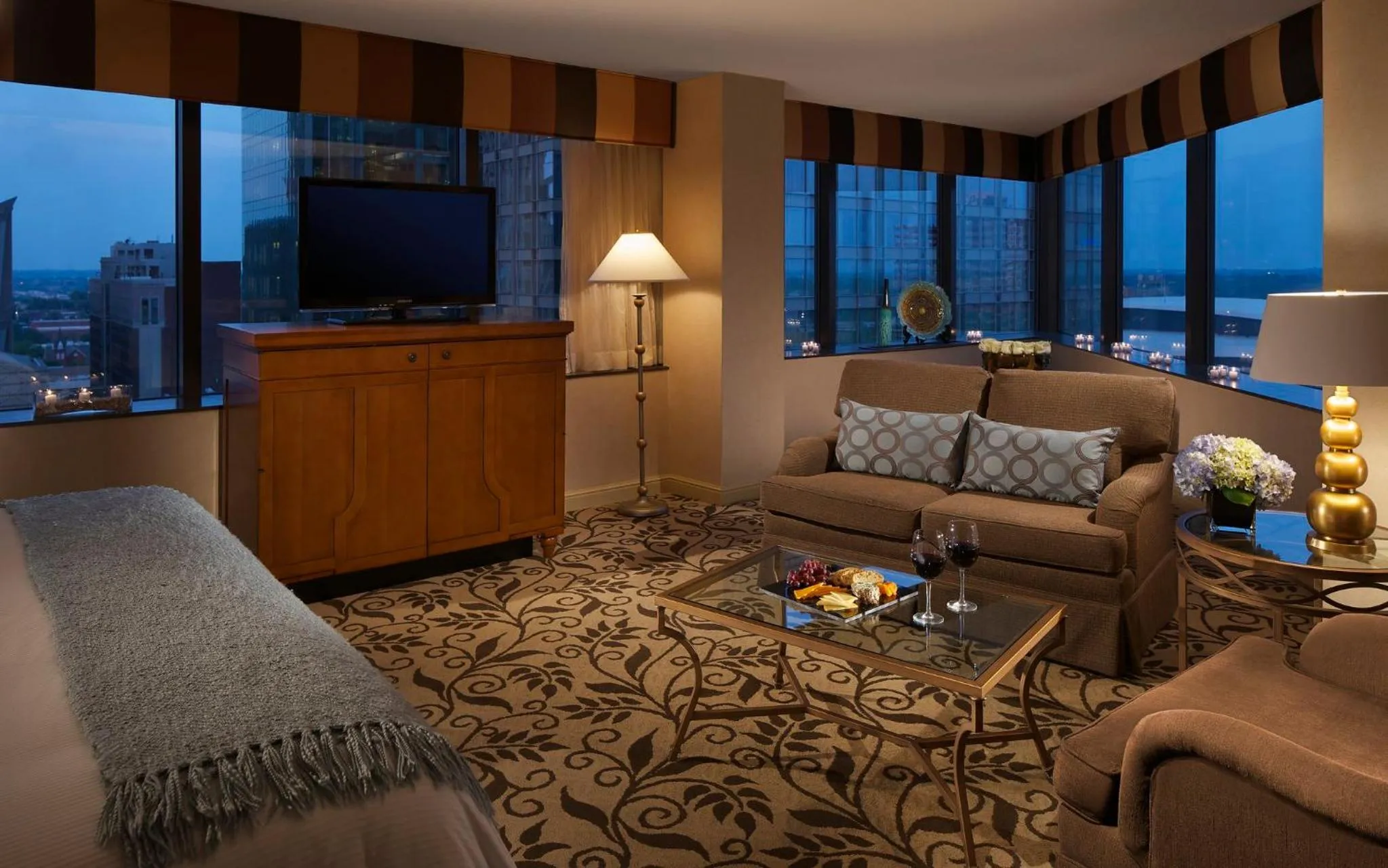 Bedroom in Omni Charlotte Hotel